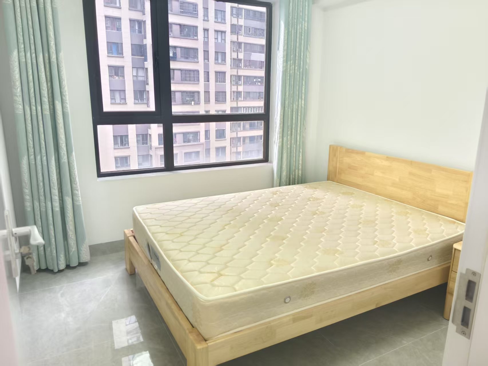 绿地海德公馆  3室2厅1卫   3500.00元/月室内图