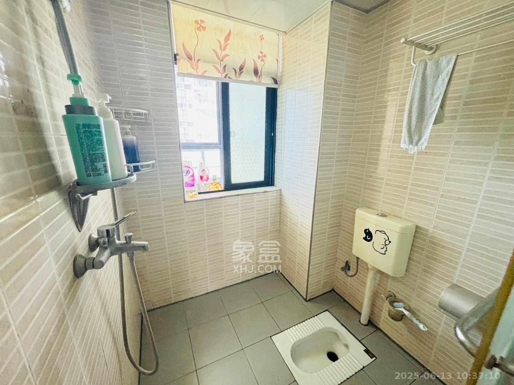 鑫远湘府华城  4室2厅1卫   3400.00元/月室内图