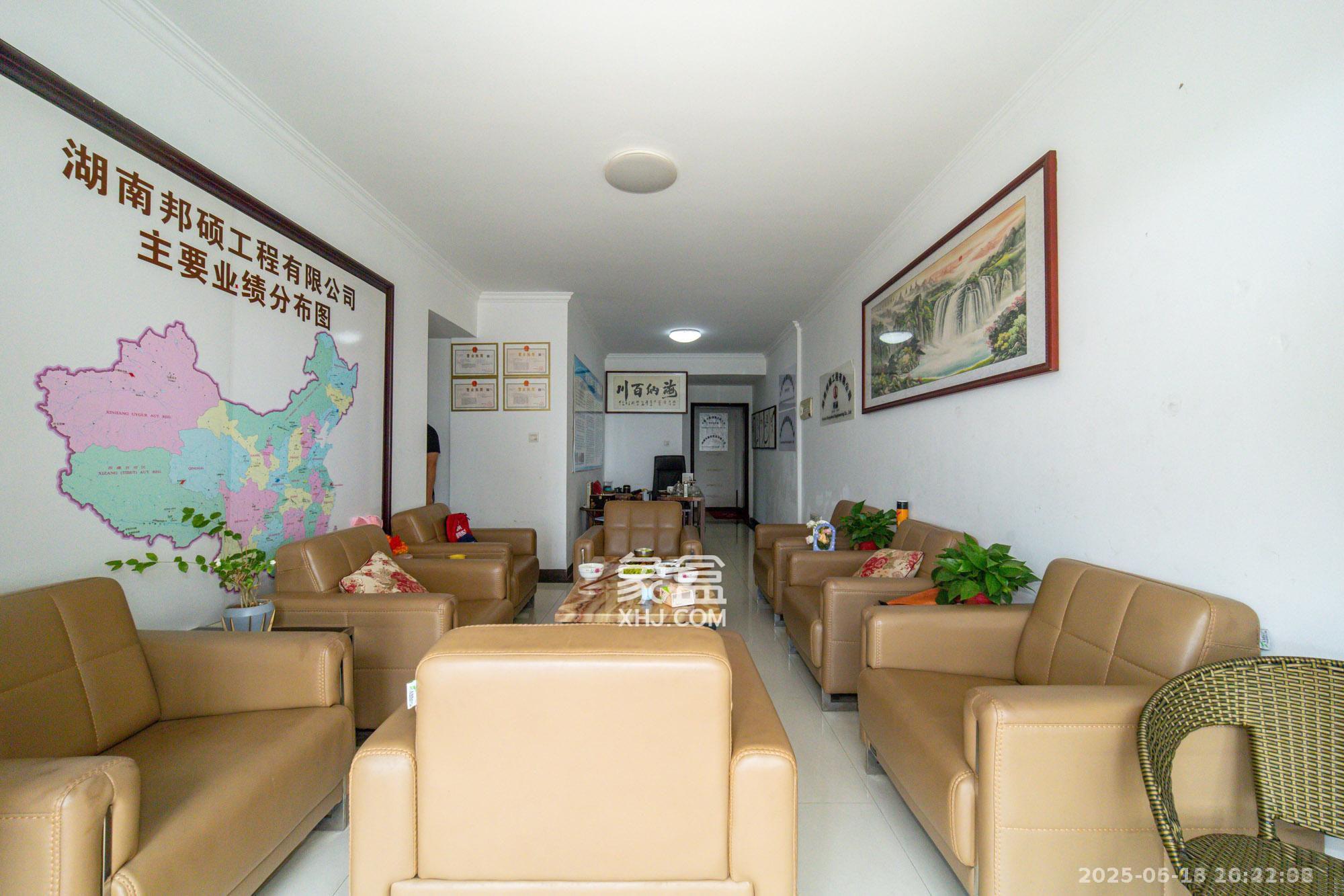 新长海广场  3室2厅1卫    1800.0元/月 新长海广场  3室2厅1卫    1800.0元/月室内图