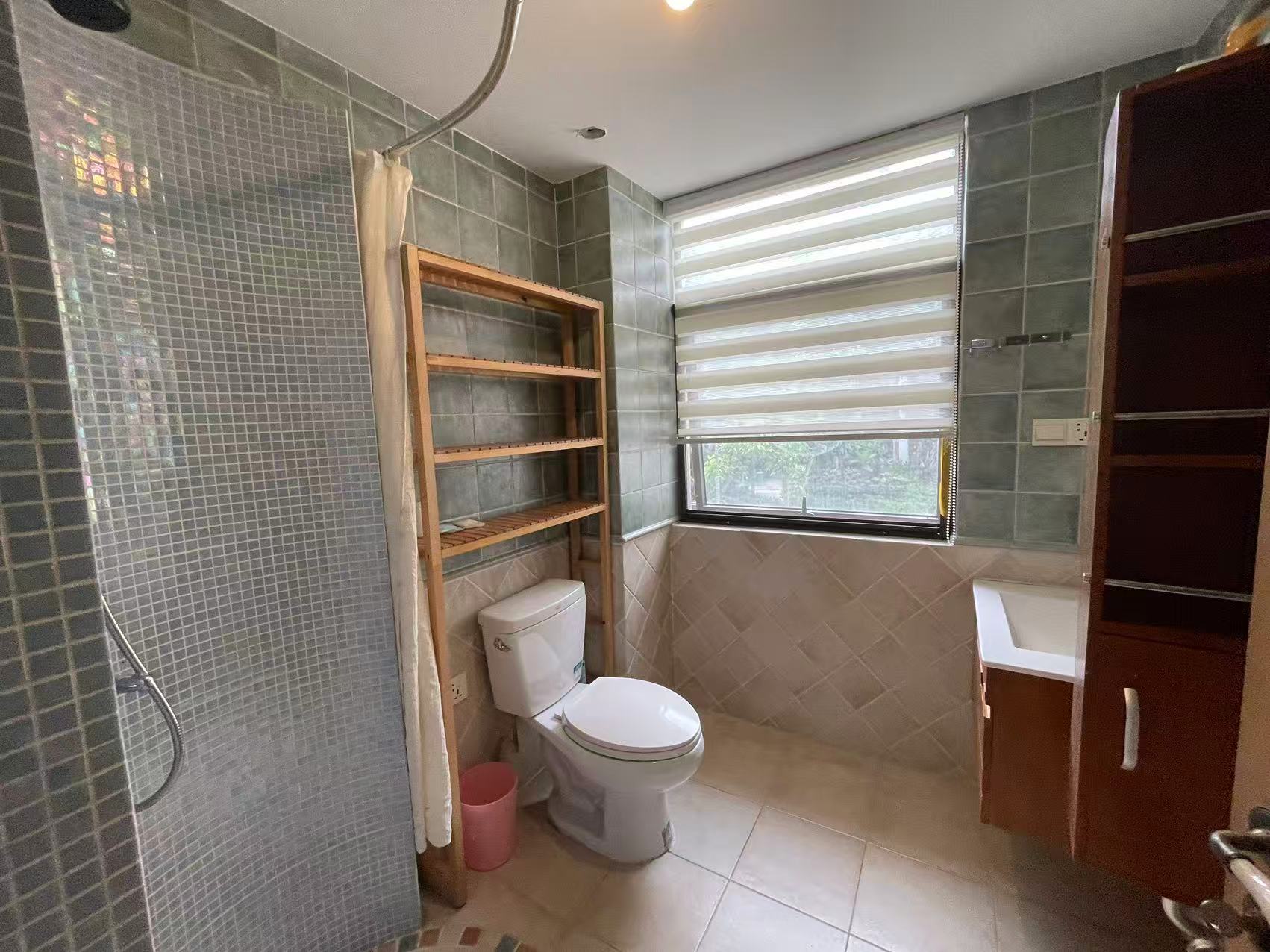 荣域 3室2厅2卫 3000.0元/月 荣域 3室2厅2卫 3000.0元/月室内图