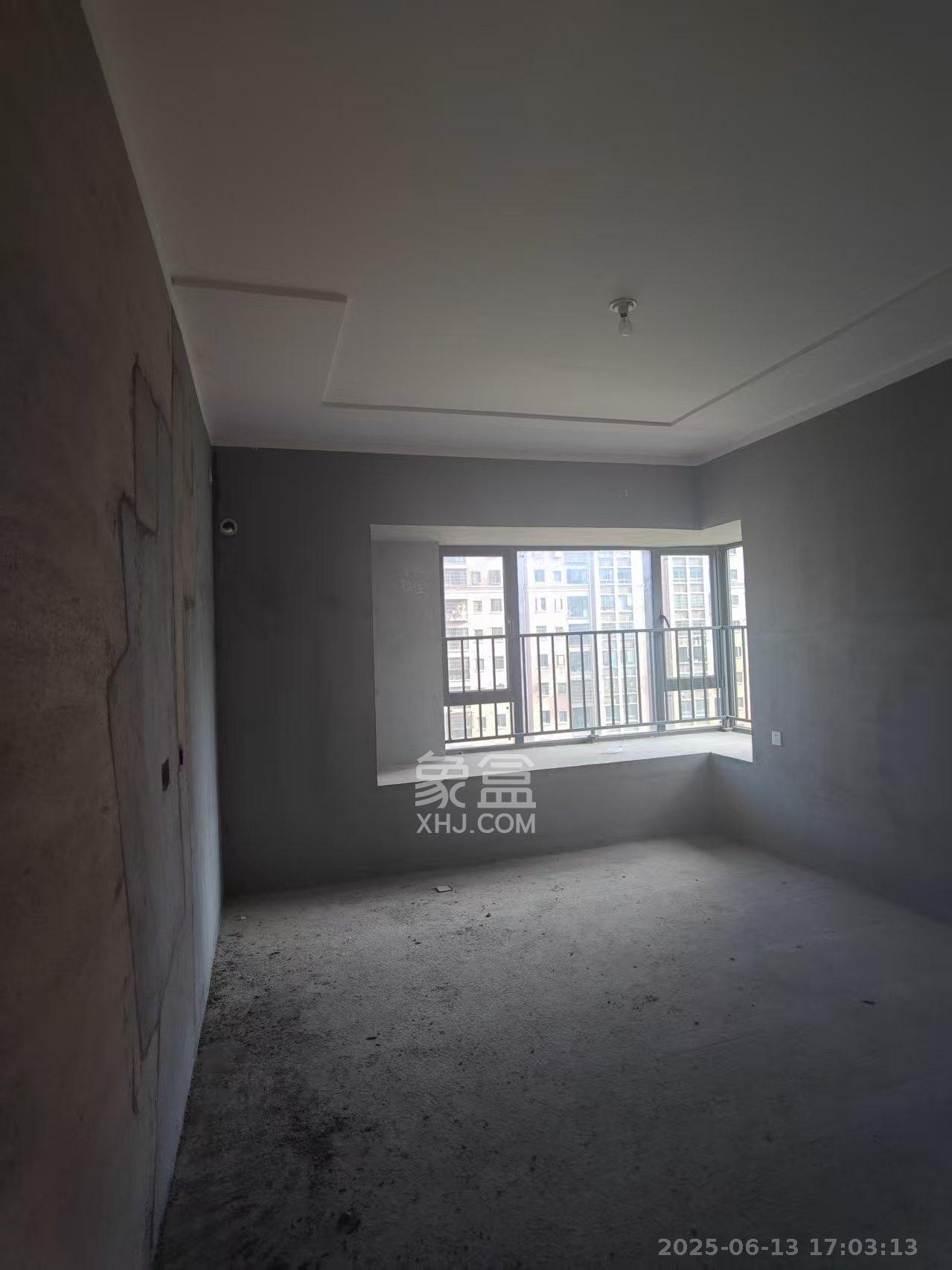 荣盛城  3室2厅2卫    900.0元/月室内图