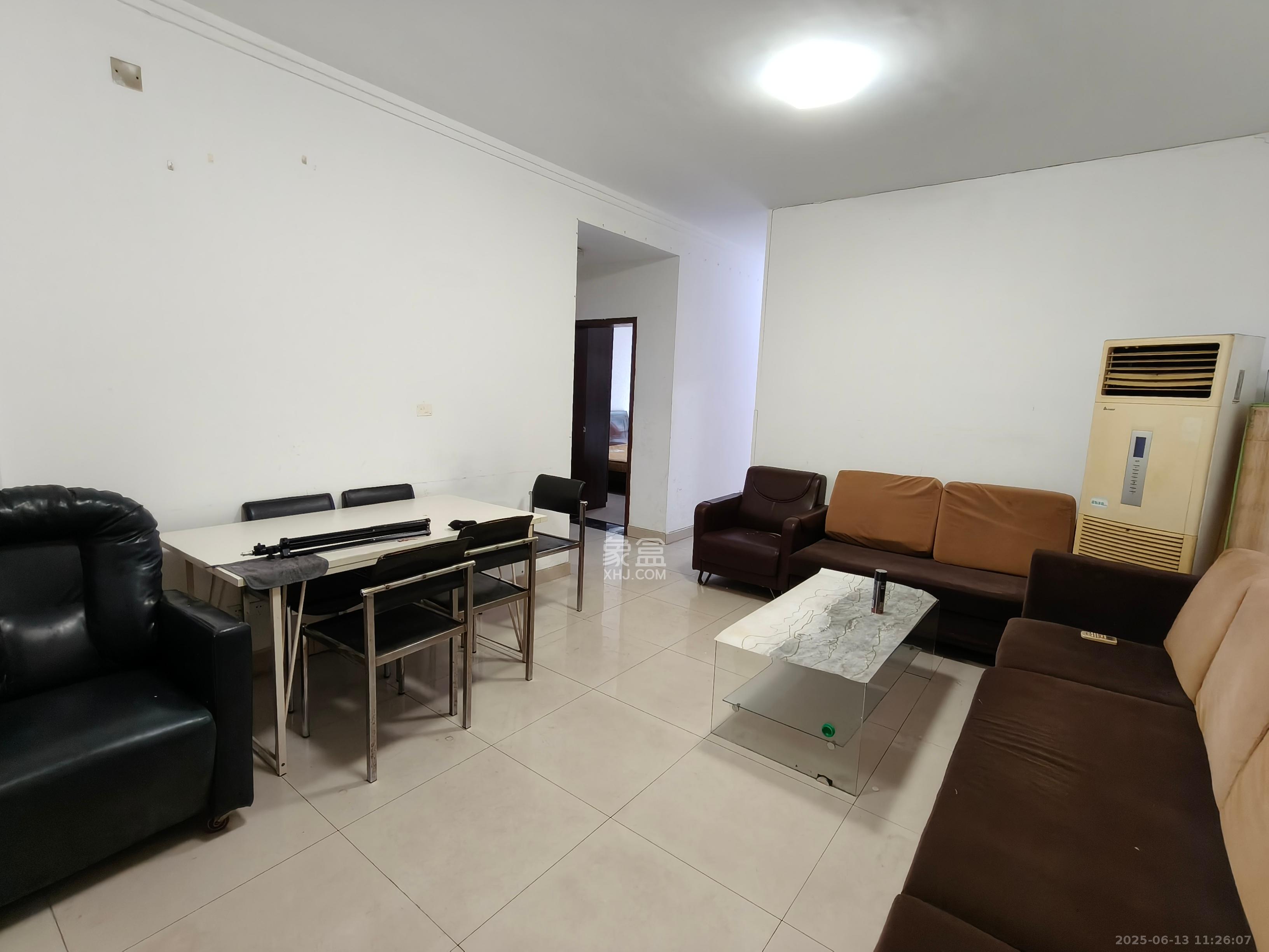 锦绣华天 3室2厅1卫 2480.0元/月 锦绣华天 3室2厅1卫 2480.0元/月室内图