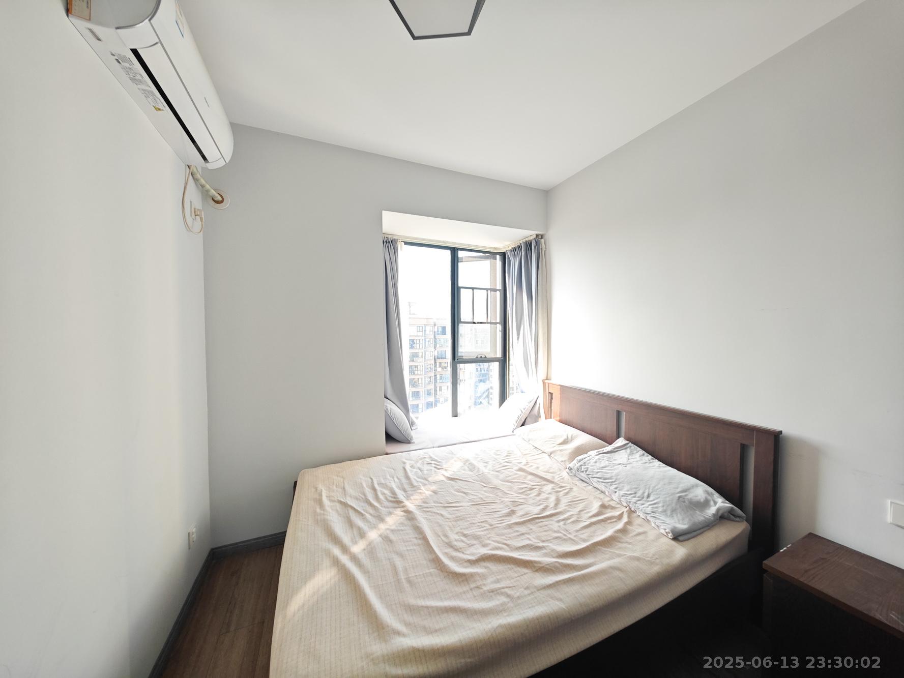 中建嘉和城  4室2厅2卫   108.00万卧室
