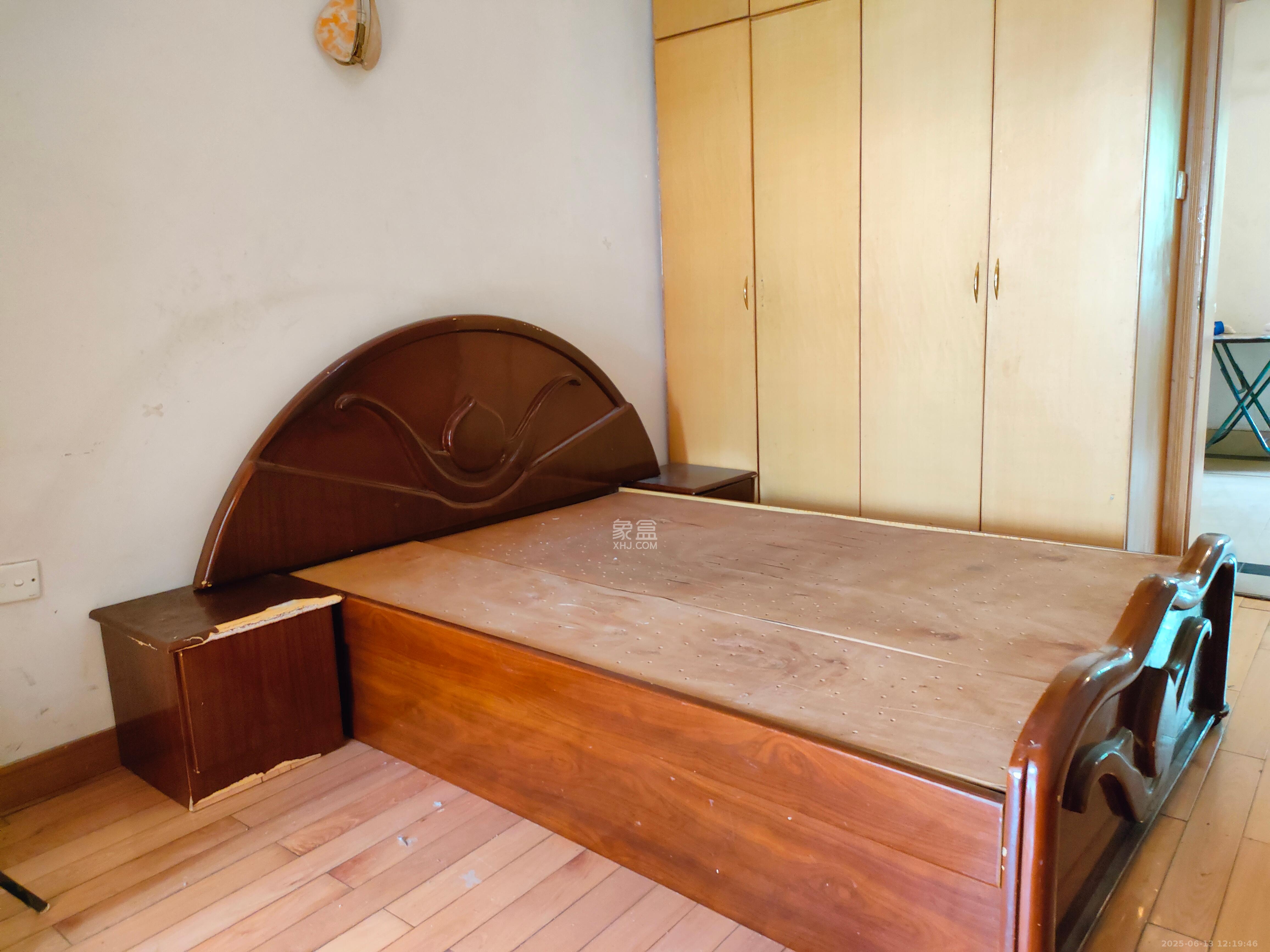 中建五局信和苑三区 4室1厅1卫 1500.0元/月 中建五局信和苑三区 4室1厅1卫 1500.0元/月室内图