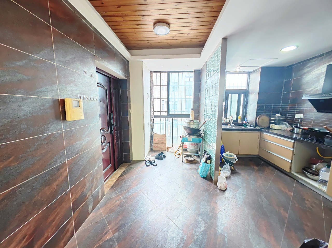 紫苑江岸 5室2厅3卫 85.0万 紫苑江岸 5室2厅3卫 85.0万室内图