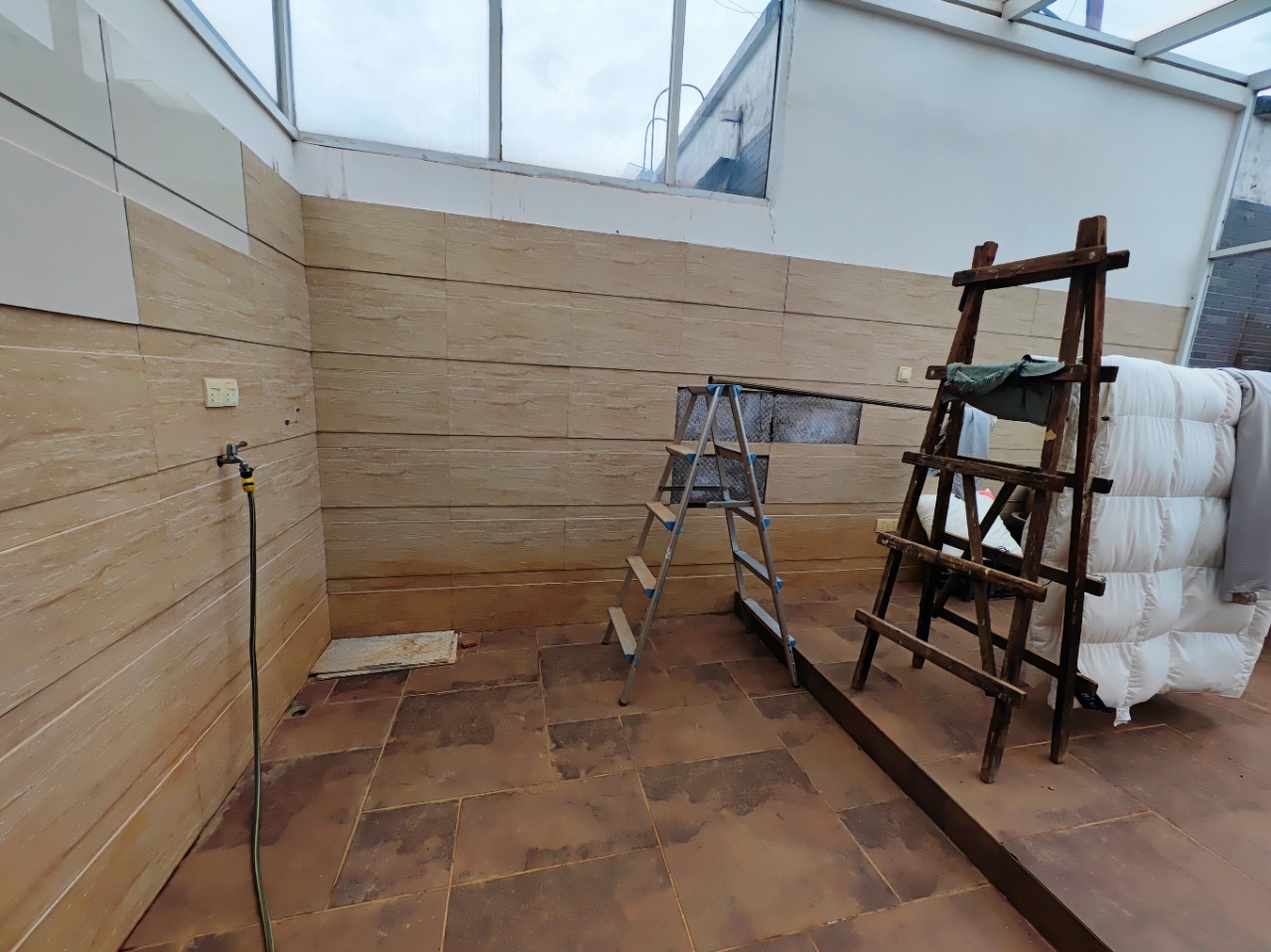 紫苑江岸 5室2厅3卫 85.0万 紫苑江岸 5室2厅3卫 85.0万室内图