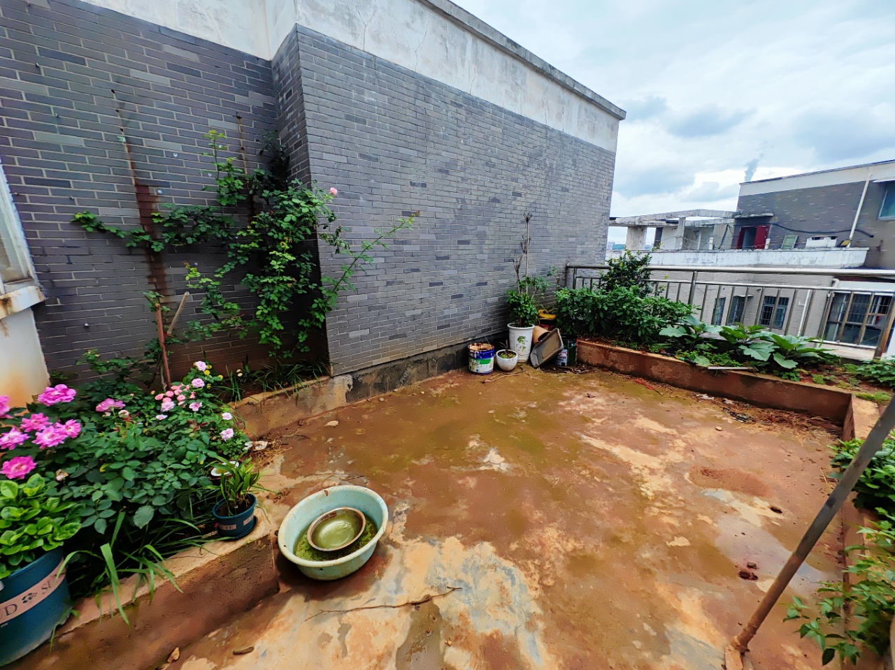 紫苑江岸 5室2厅3卫 85.0万 紫苑江岸 5室2厅3卫 85.0万室内图