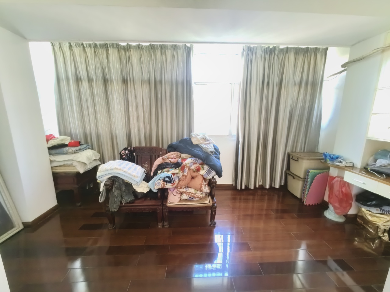 碧玉花园别墅 4室3厅4卫 108.0万 碧玉花园别墅 4室3厅4卫 108.0万室内图