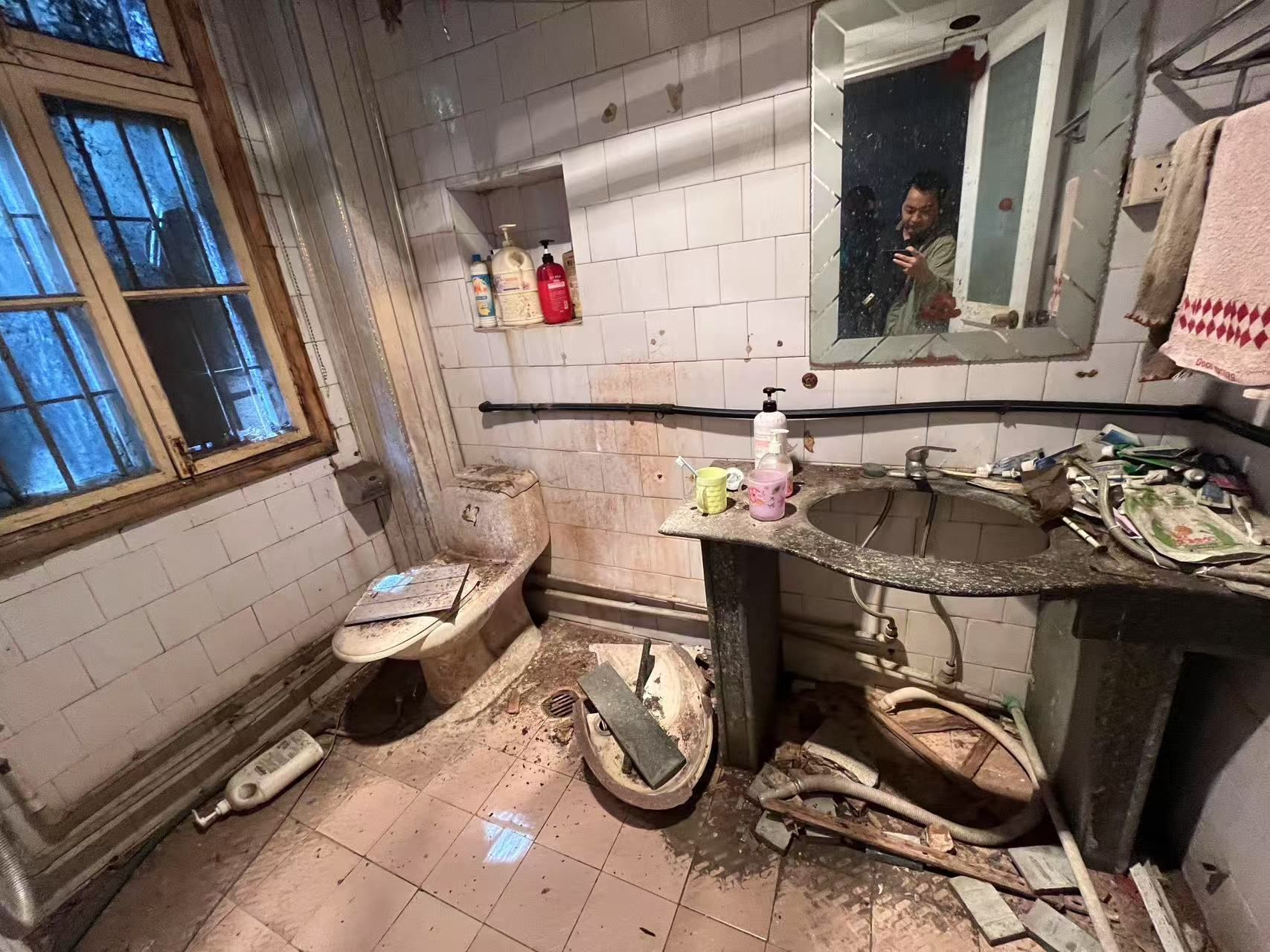 工学院翠湖村  4室2厅2卫    24.0万 工学院翠湖村  4室2厅2卫    24.0万室内图