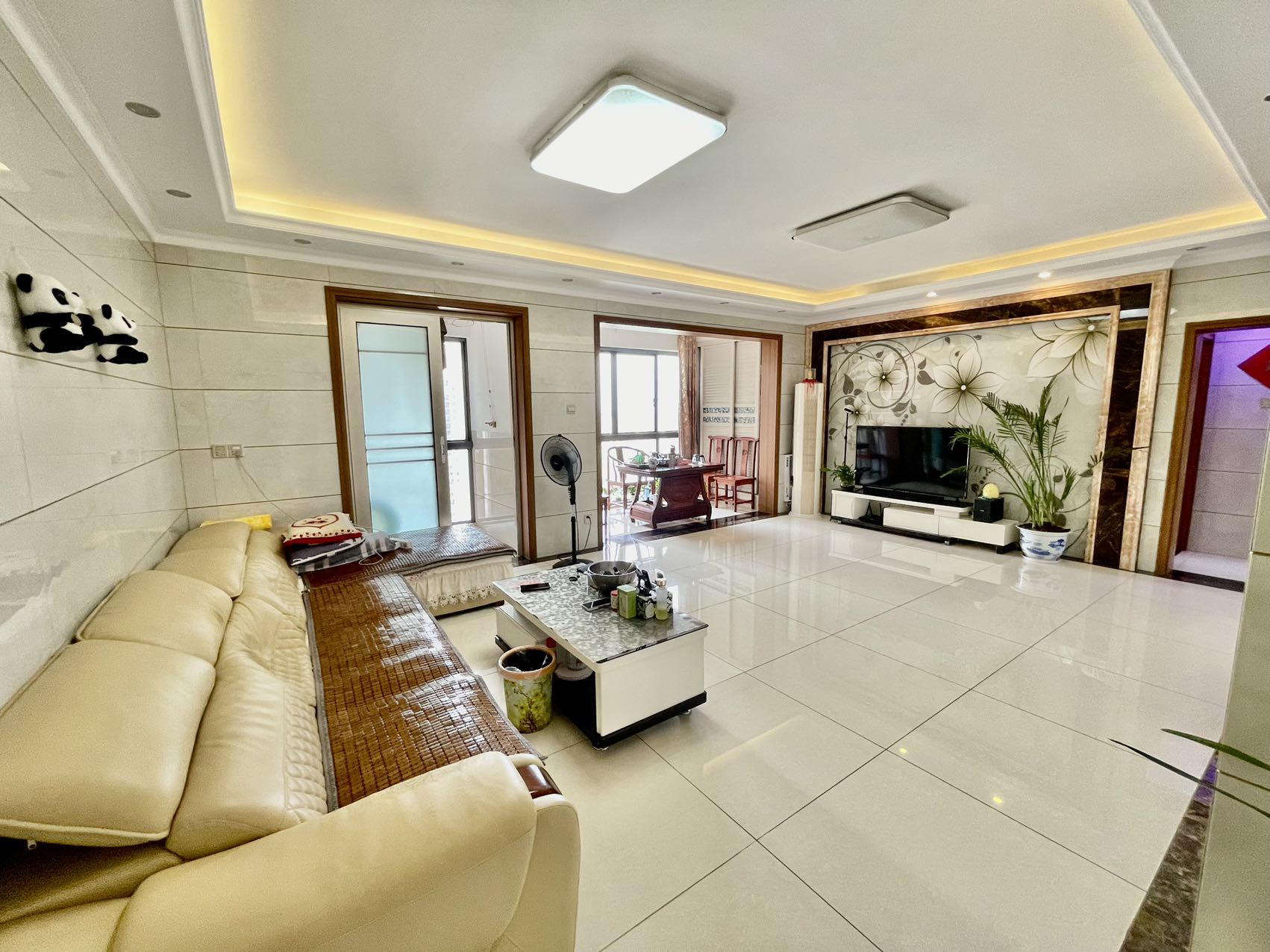 山水洲城华晨第一城 3室2厅1卫 68.8万 山水洲城华晨第一城 3室2厅1卫 68.8万室内图