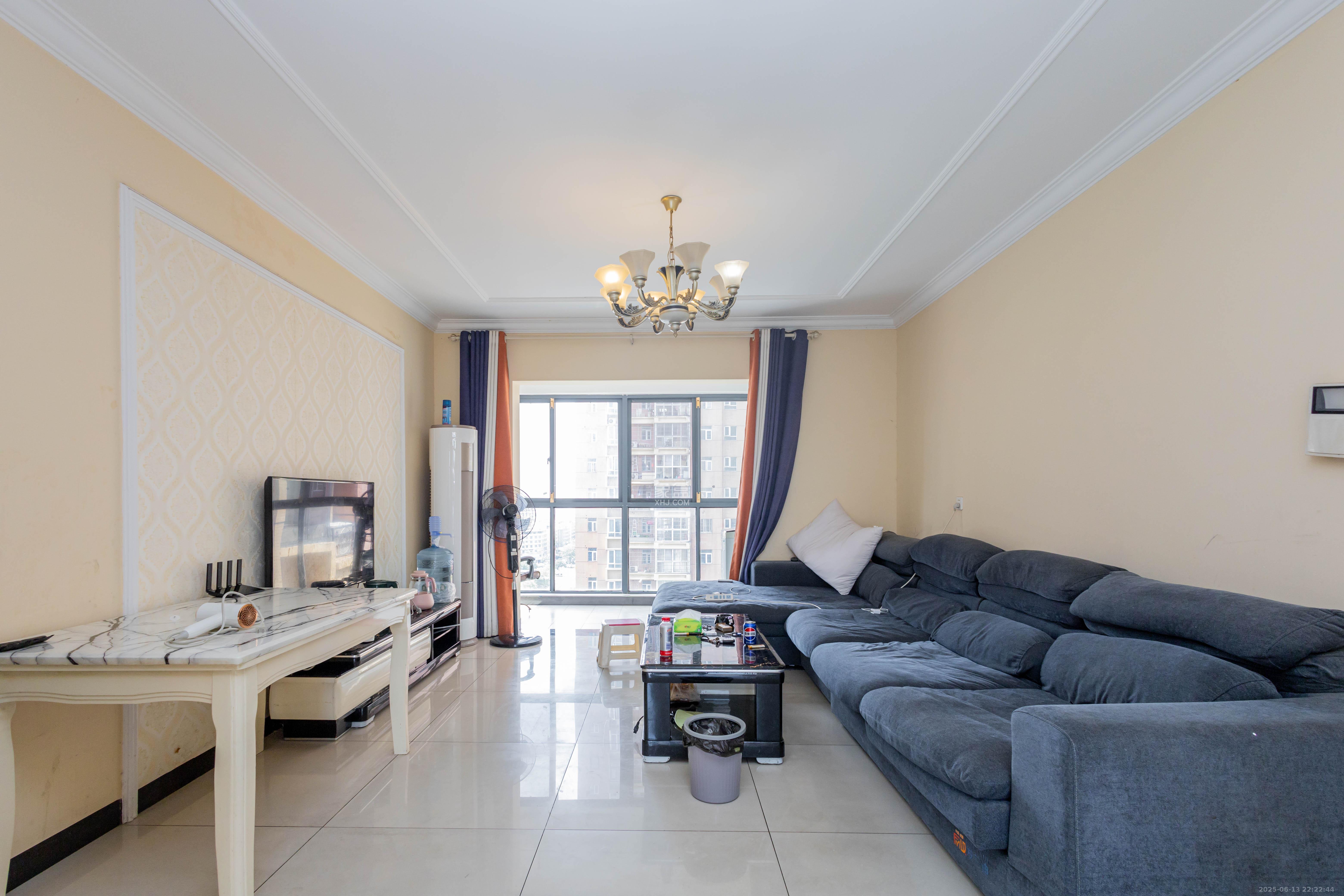 新蕾品阁居 4室2厅1卫 65.8万 新蕾品阁居 4室2厅1卫 65.8万客厅