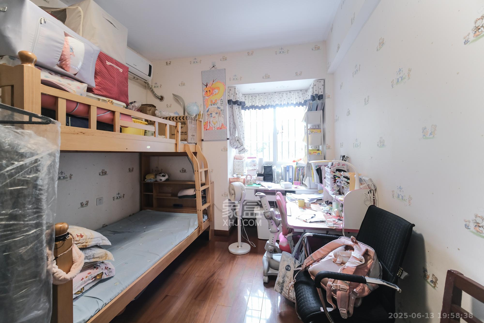 山水湾  3室2厅2卫    95.0万 山水湾  3室2厅2卫    95.0万卧室