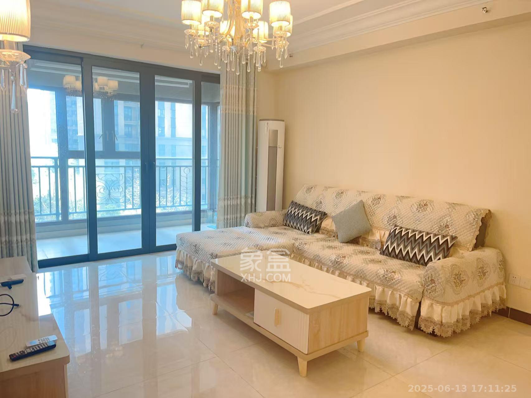 恒大翡翠华庭 3室2厅2卫 2300.0元/月 恒大翡翠华庭 3室2厅2卫 2300.0元/月室内图