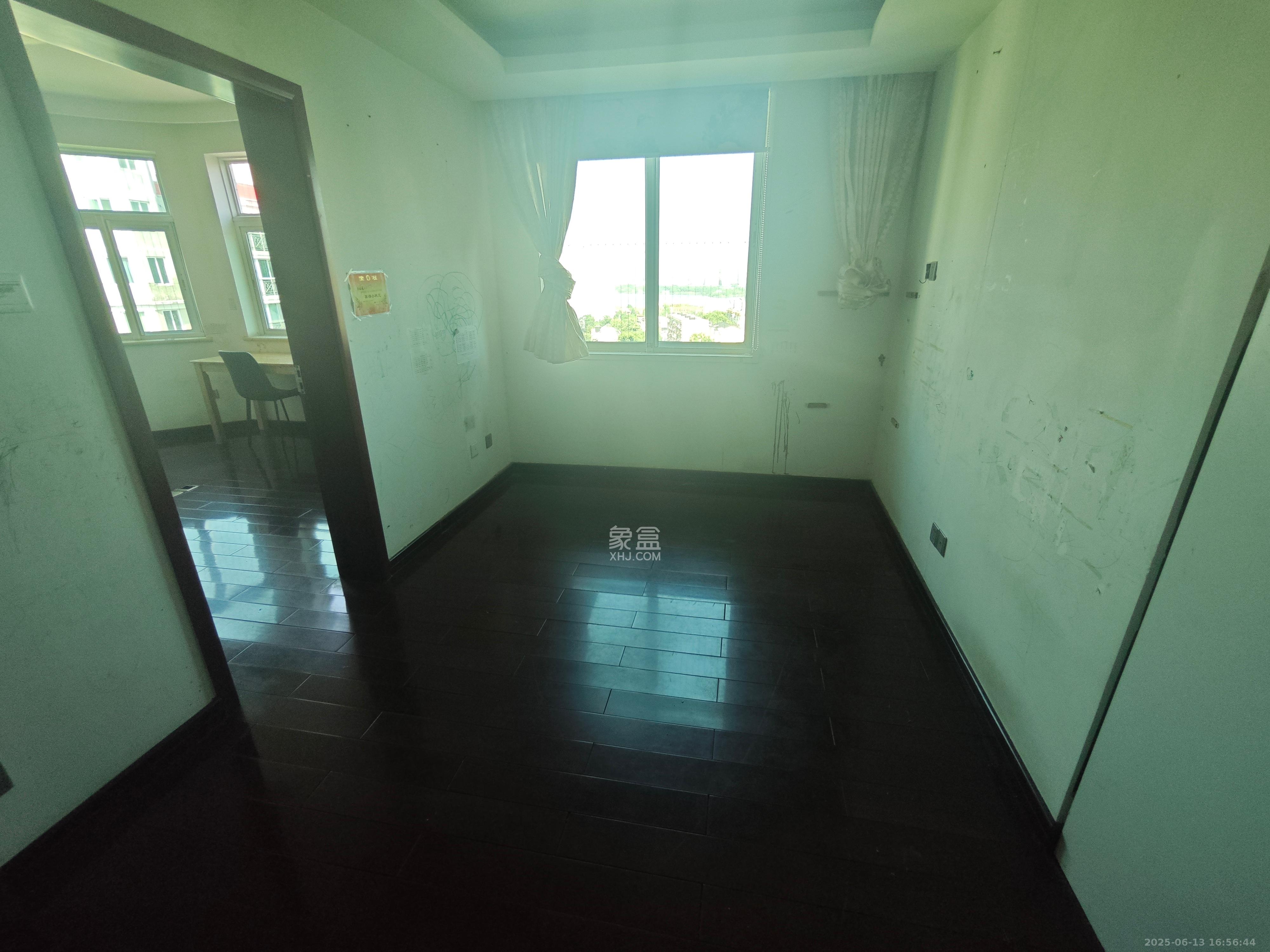 格林星城 4室2厅2卫 4100.0元/月 格林星城 4室2厅2卫 4100.0元/月室内图