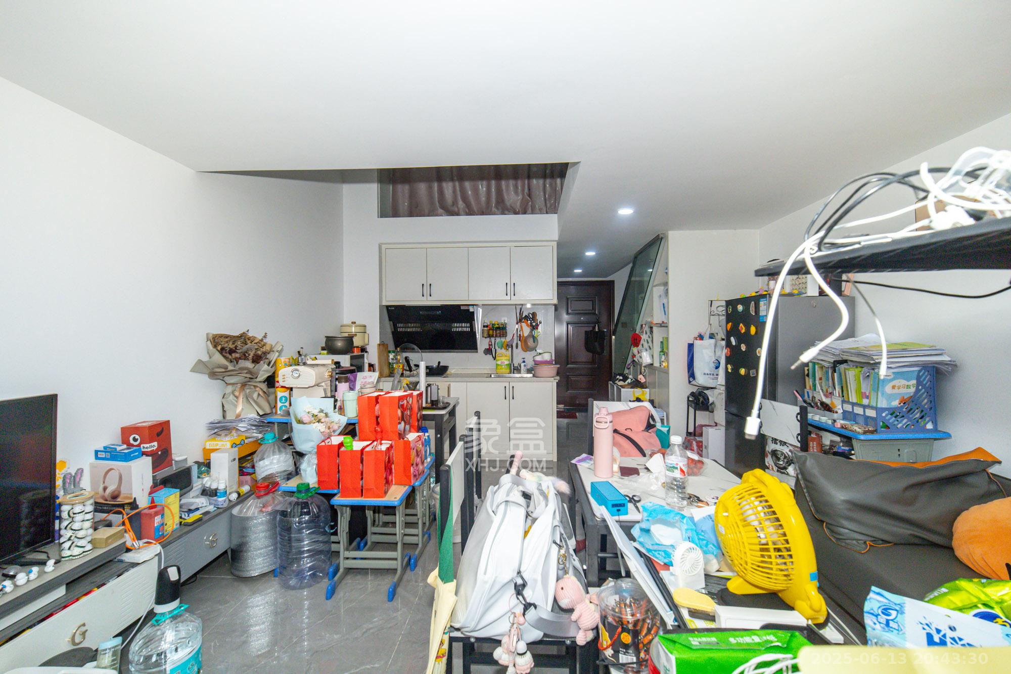 尚鑫海悦(新长海尚海城)  2室1厅1卫    32.0万 尚鑫海悦(新长海尚海城)  2室1厅1卫    32.0万客厅