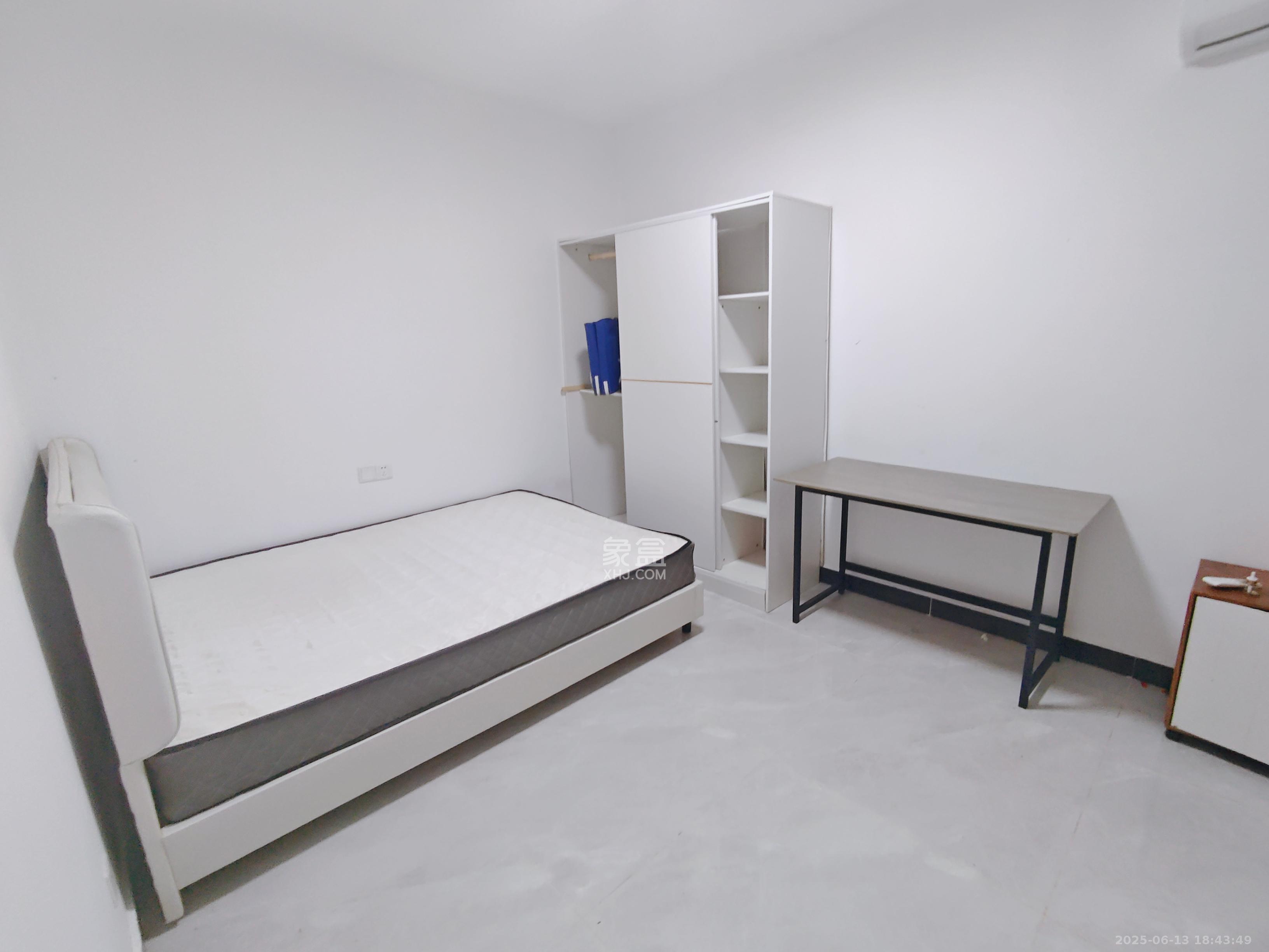 半山壹号 3室2厅2卫 2500.0元/月 半山壹号 3室2厅2卫 2500.0元/月室内图