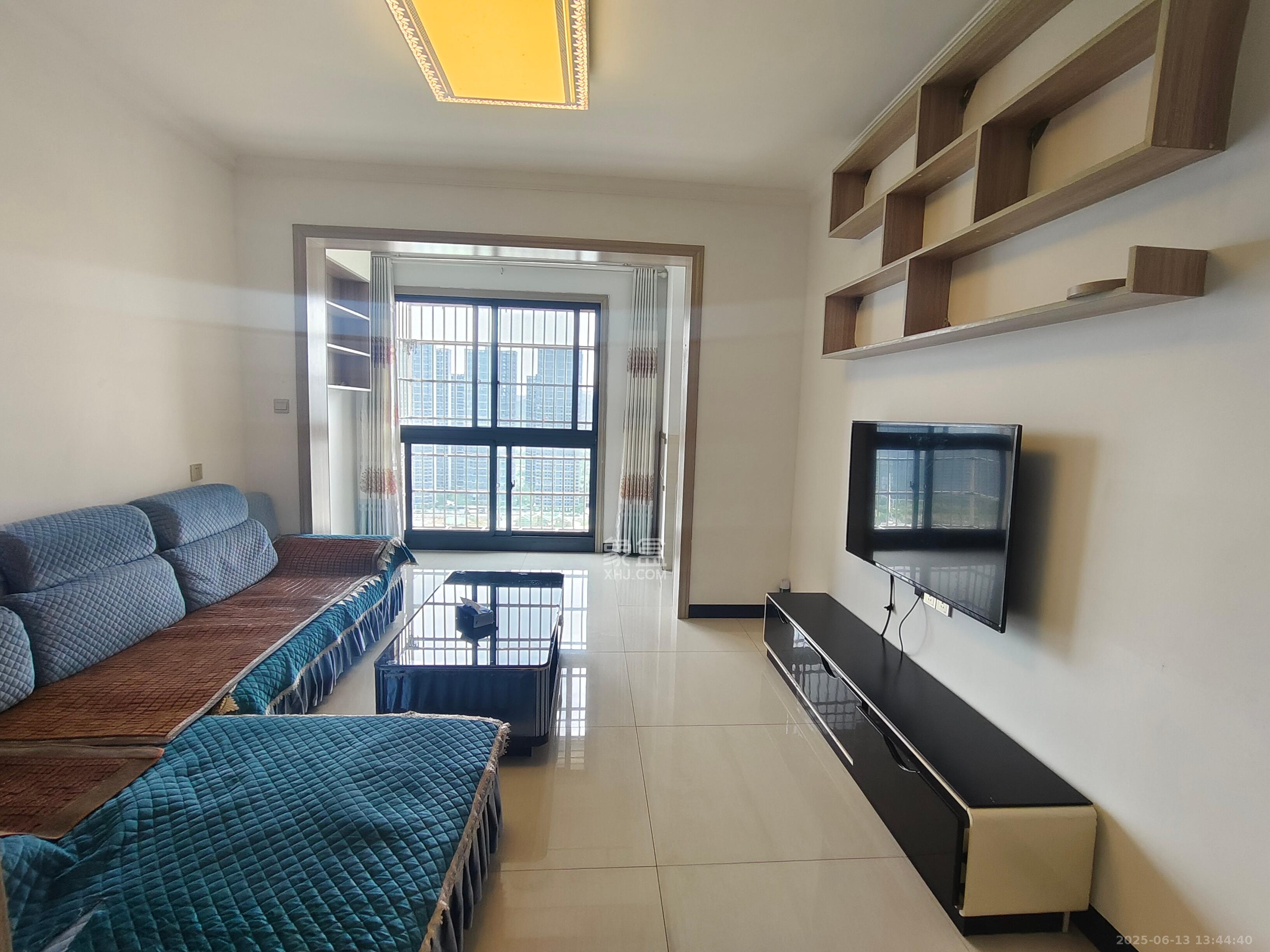 嘉顺苑 2室2厅1卫 2200.0元/月 嘉顺苑 2室2厅1卫 2200.0元/月室内图