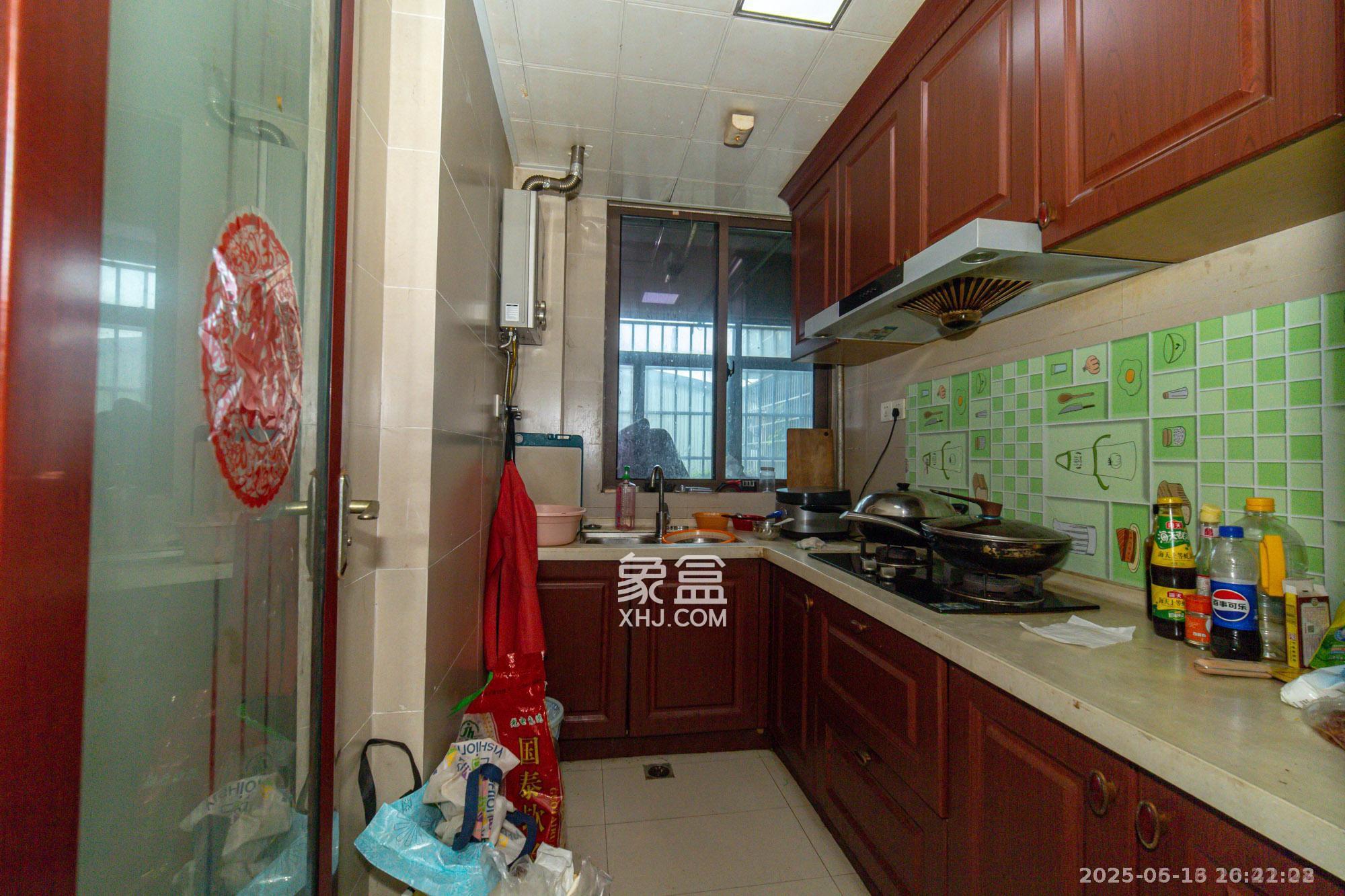 新长海广场  3室2厅1卫    1800.0元/月 新长海广场  3室2厅1卫    1800.0元/月室内图