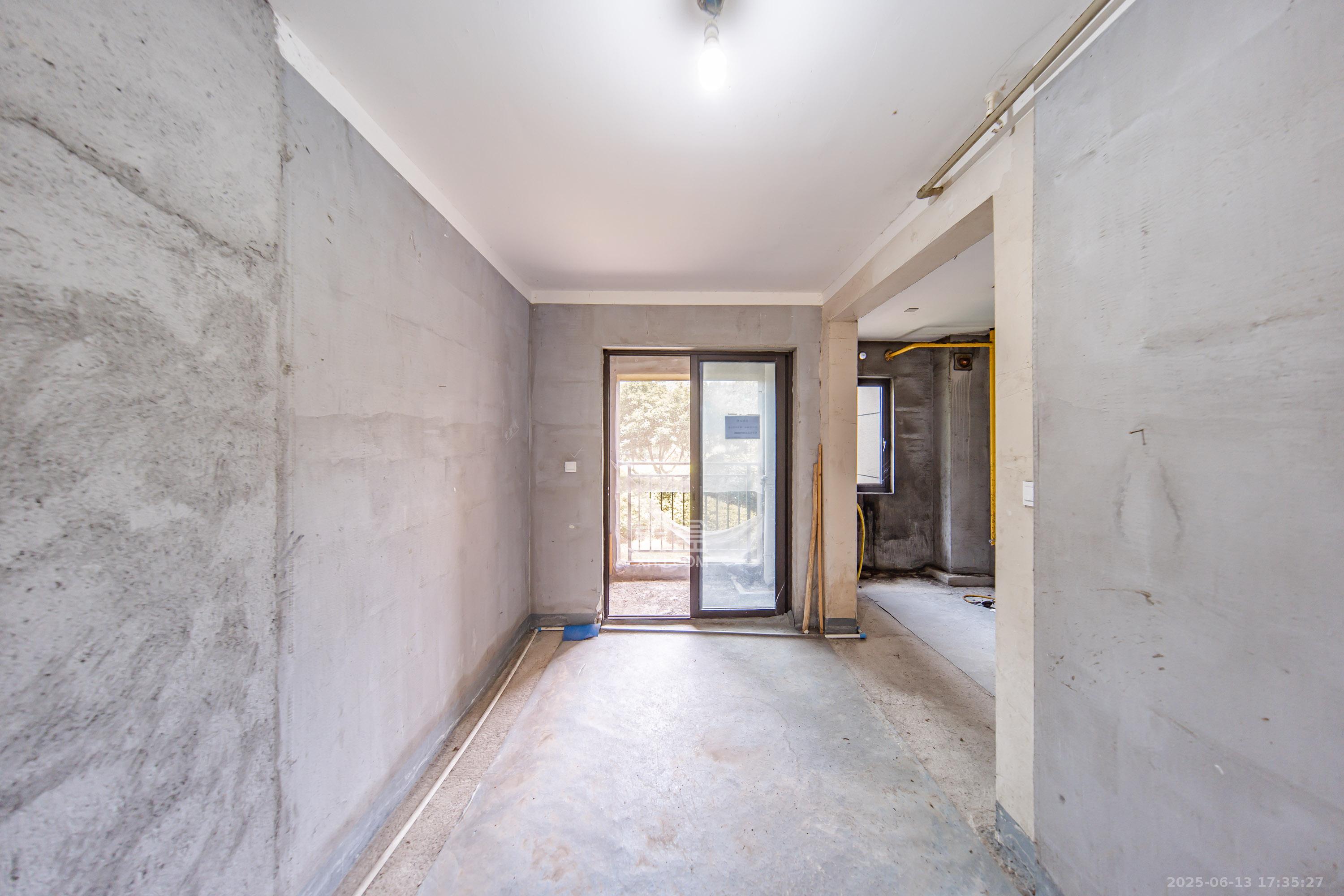 建发电建江山悦  4室2厅2卫   120.00万其他