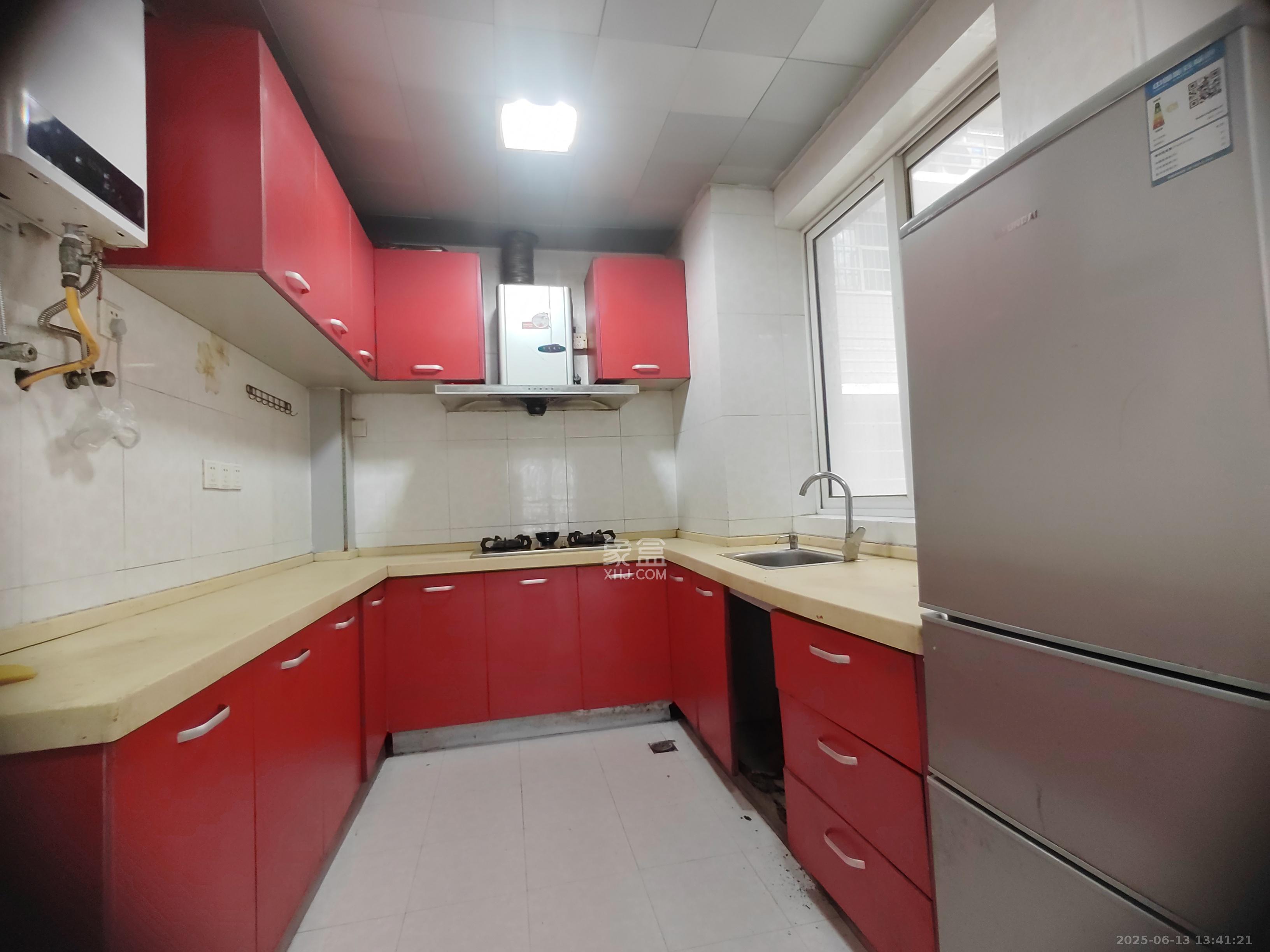 佳美星城  3室2厅1卫    1600.0元/月 佳美星城  3室2厅1卫    1600.0元/月室内图