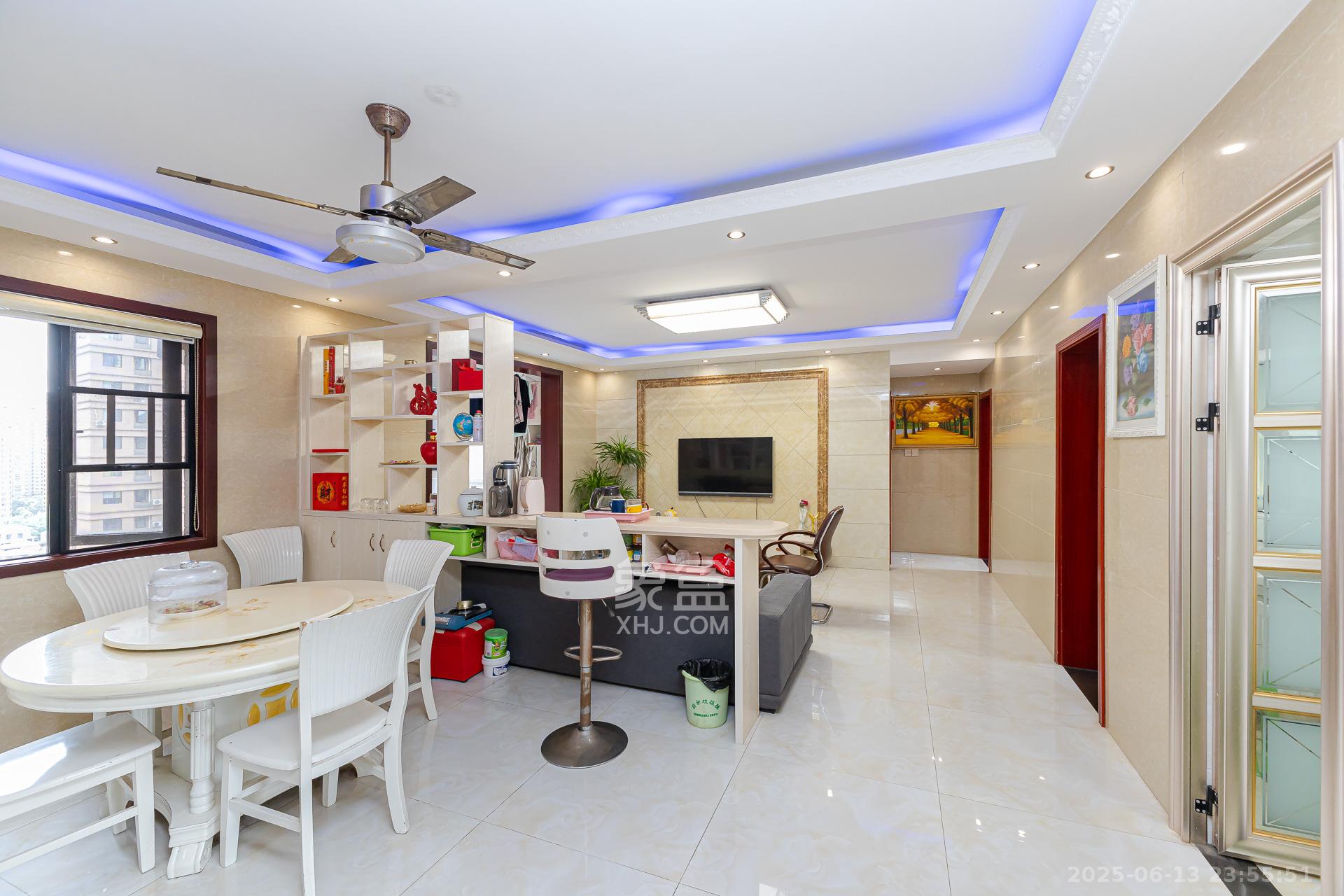 润和之悦（金泽园）  4室2厅2卫    105.0万客厅