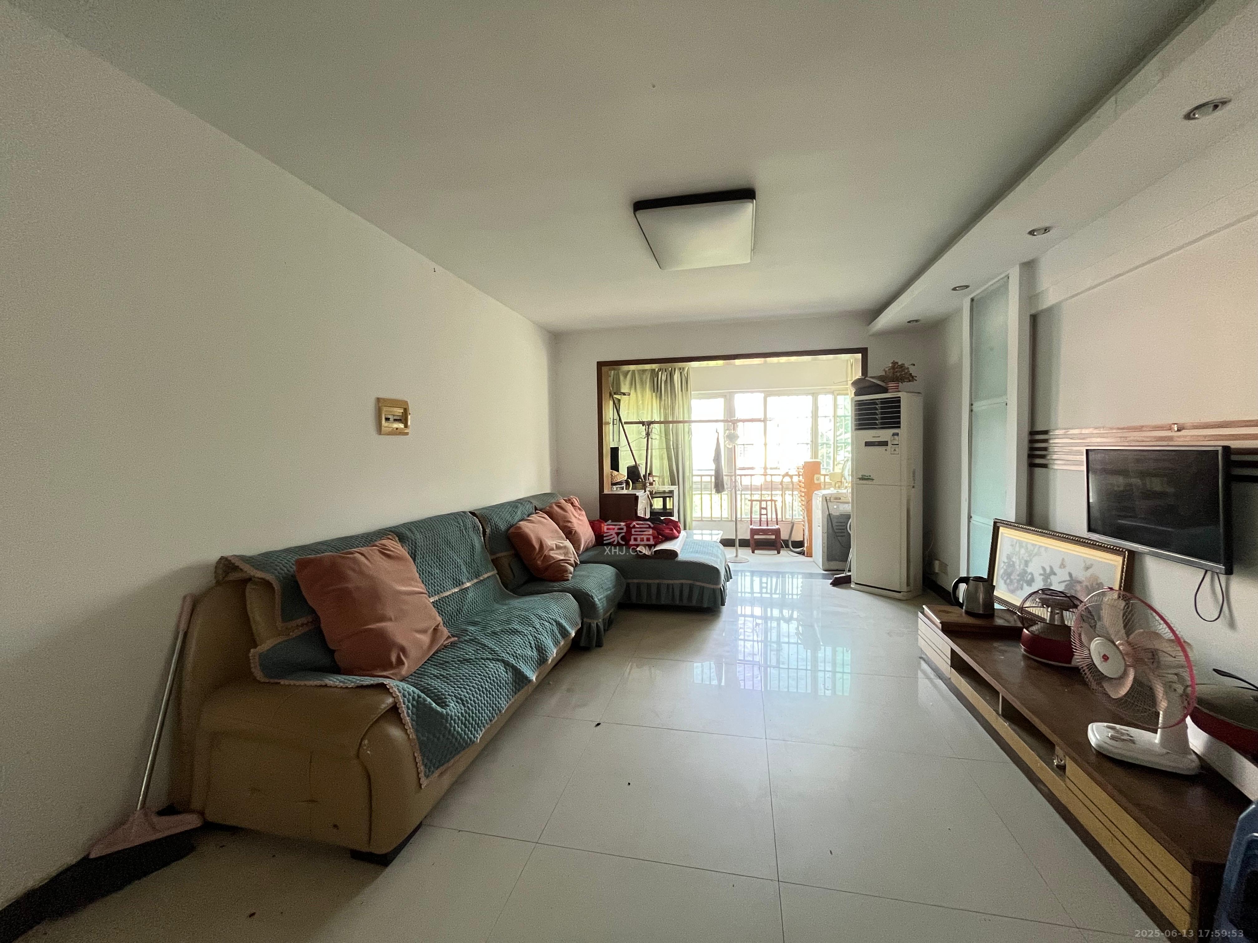 恩瑞麓山名园(龙王港小区) 3室2厅2卫 2400.0元/月 恩瑞麓山名园(龙王港小区) 3室2厅2卫 2400.0元/月室内图