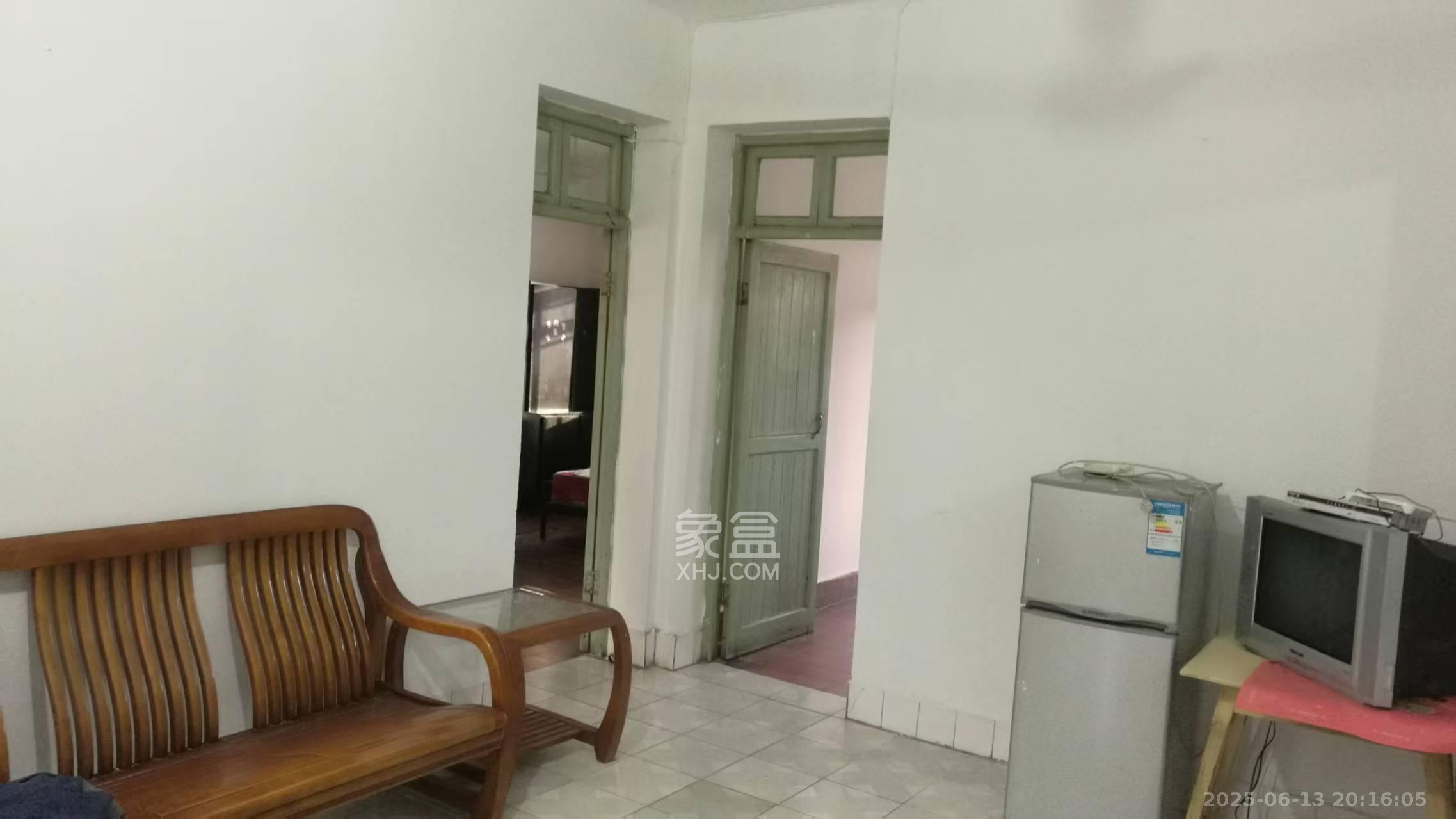 学宫街散盘  3室1厅1卫    1580.0元/月室内图