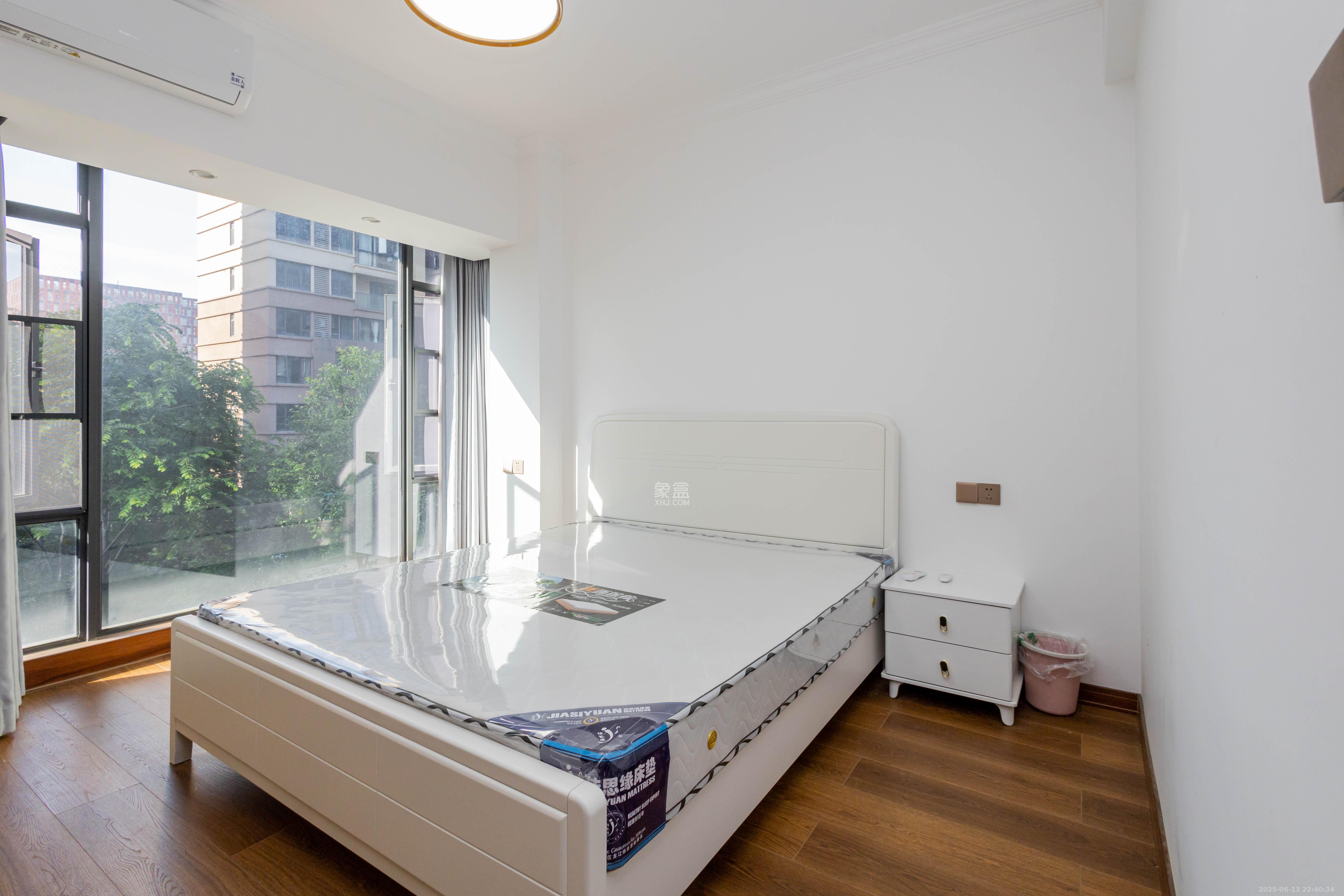 福天星中心(福天星雅苑)  4室2厅2卫    172.0万 福天星中心(福天星雅苑)  4室2厅2卫    172.0万卧室