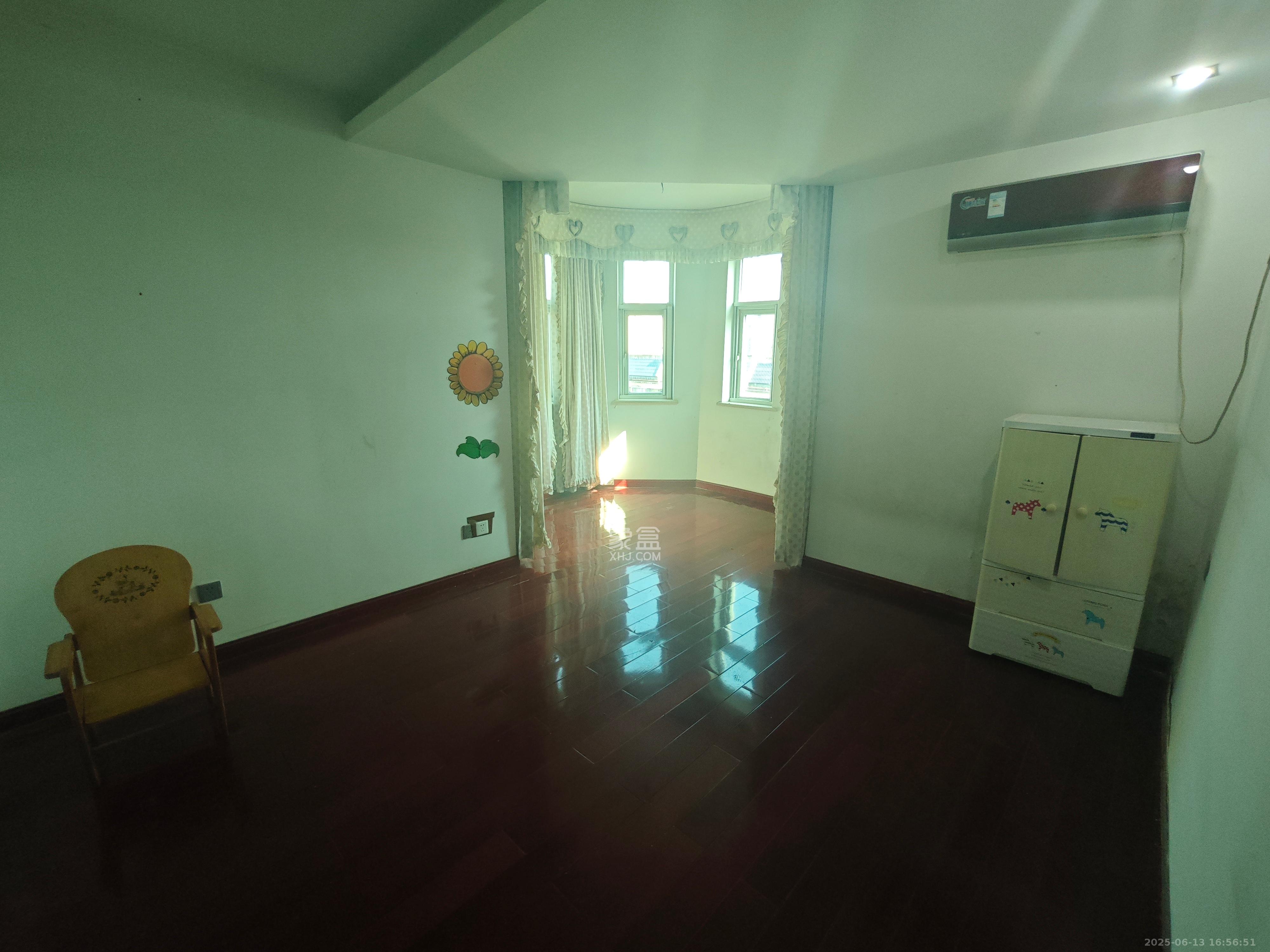 格林星城 4室2厅2卫 4100.0元/月 格林星城 4室2厅2卫 4100.0元/月室内图