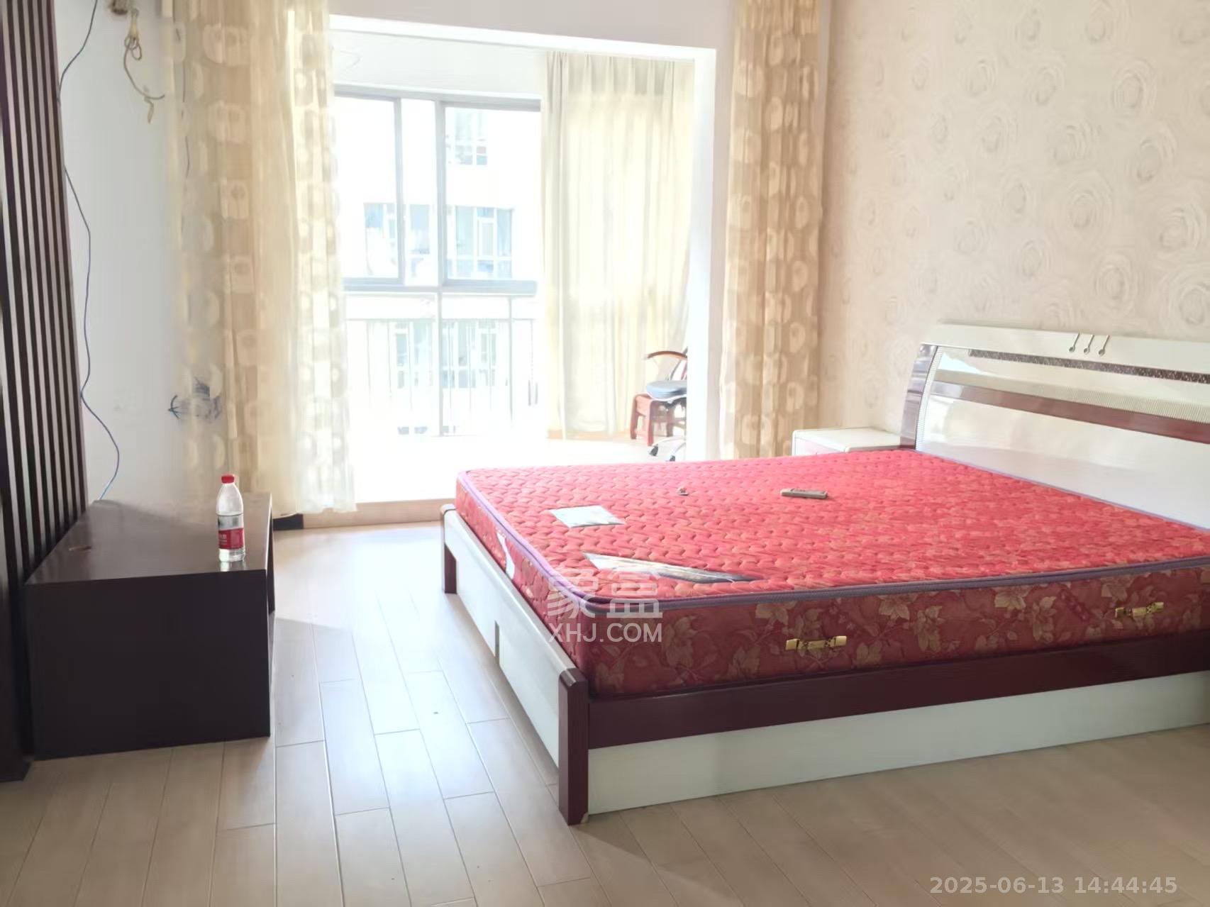 芙蓉苑 4室2厅2卫 3000.0元/月 芙蓉苑 4室2厅2卫 3000.0元/月室内图