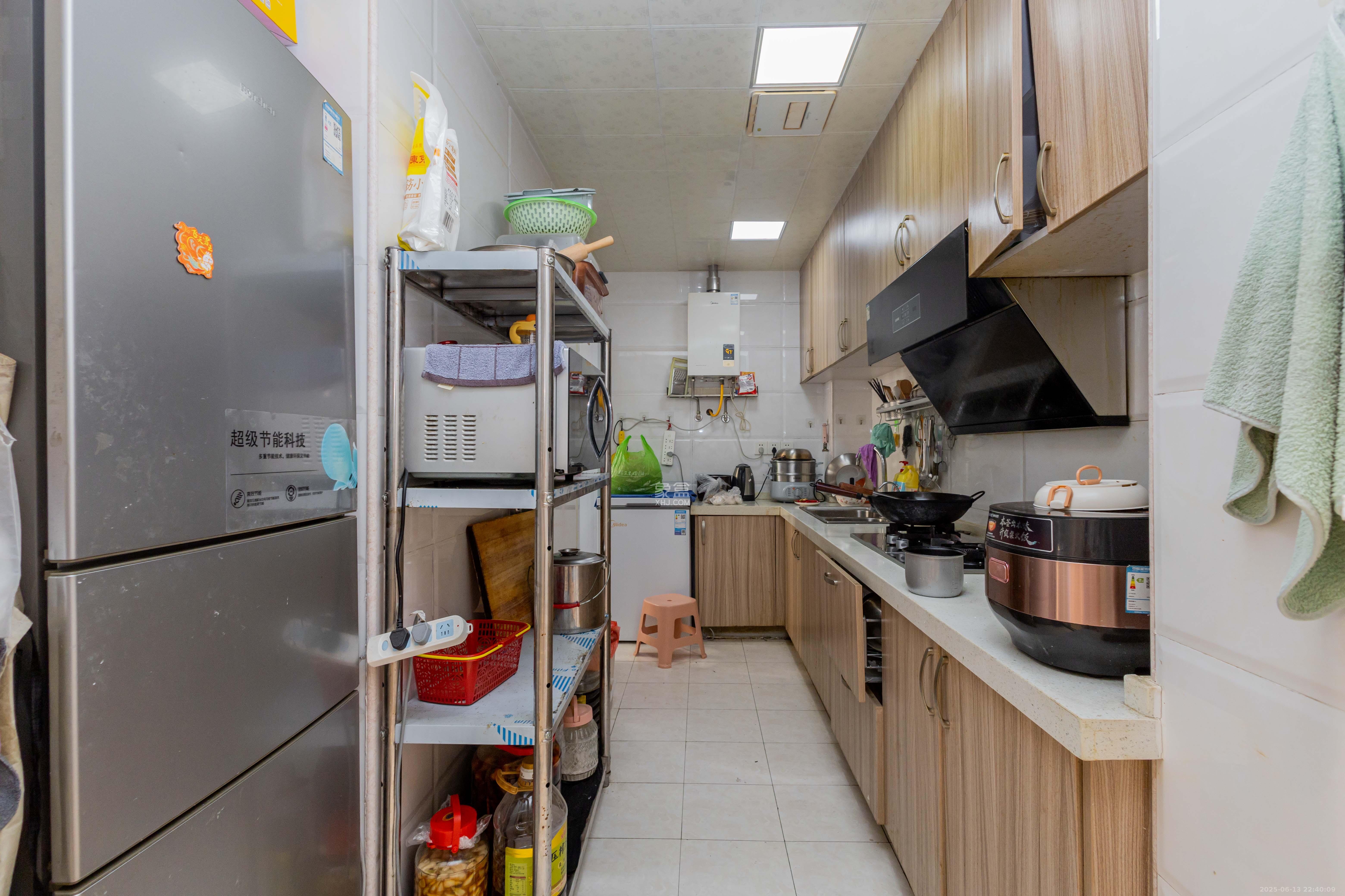 东方美地  3室2厅2卫    62.8万厨房