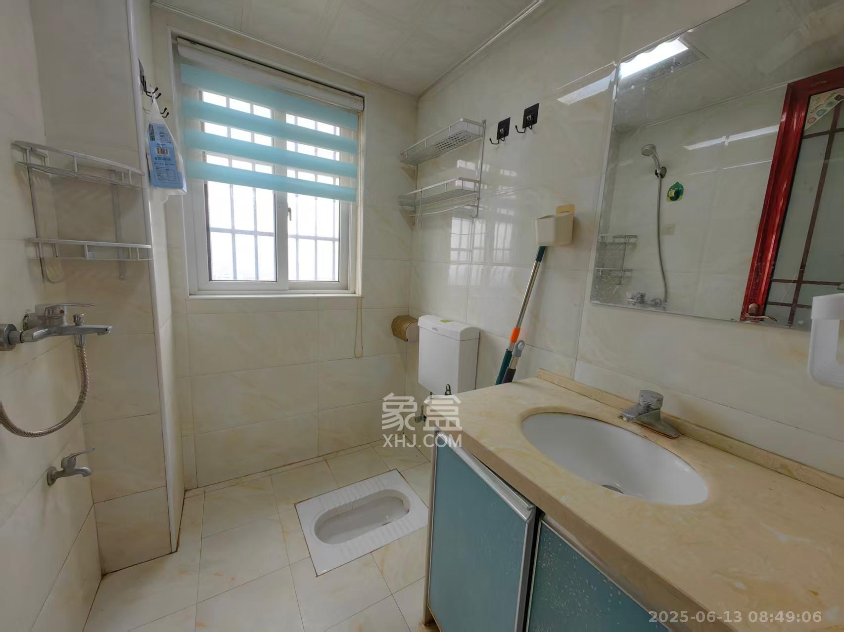 嘉顺苑 4室2厅1卫 2100.0元/月 嘉顺苑 4室2厅1卫 2100.0元/月室内图