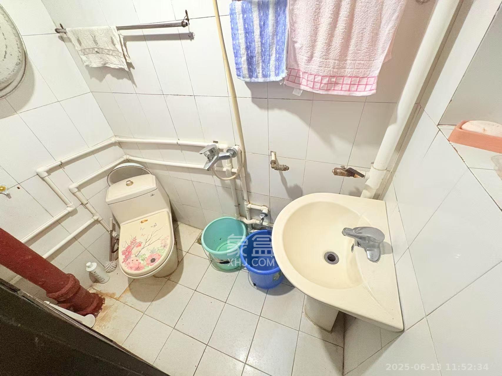 省人民医院宿舍(东文庙坪) 2室1厅1卫 1800.0元/月 省人民医院宿舍(东文庙坪) 2室1厅1卫 1800.0元/月室内图