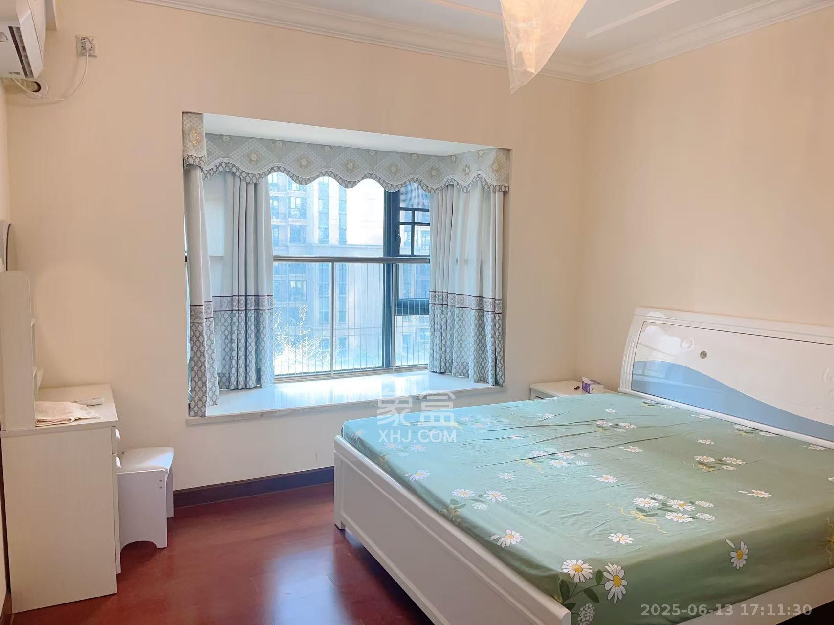 恒大翡翠华庭 3室2厅2卫 2300.0元/月 恒大翡翠华庭 3室2厅2卫 2300.0元/月室内图