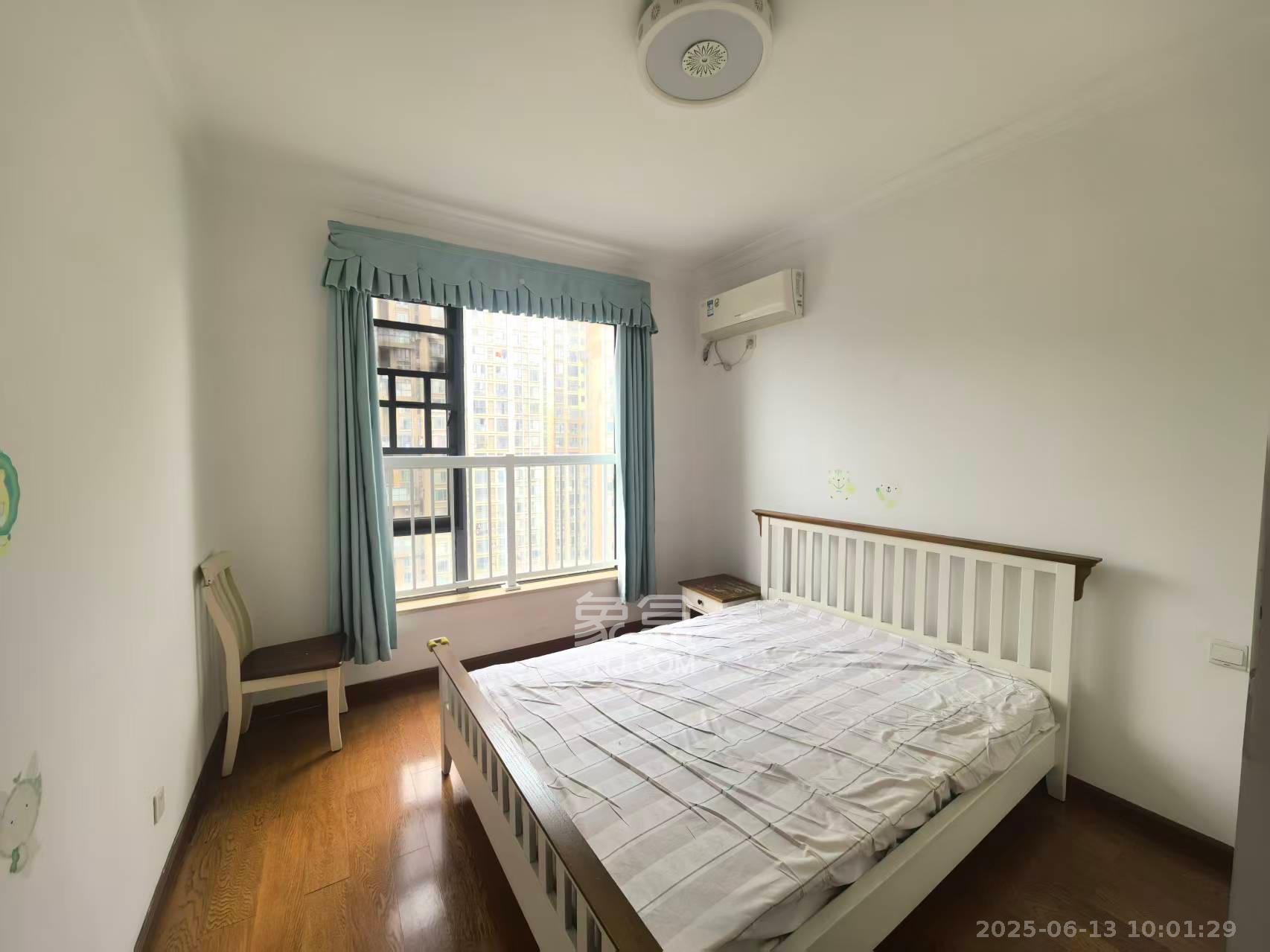 鑫远熙山  4室2厅2卫    3200.0元/月室内图