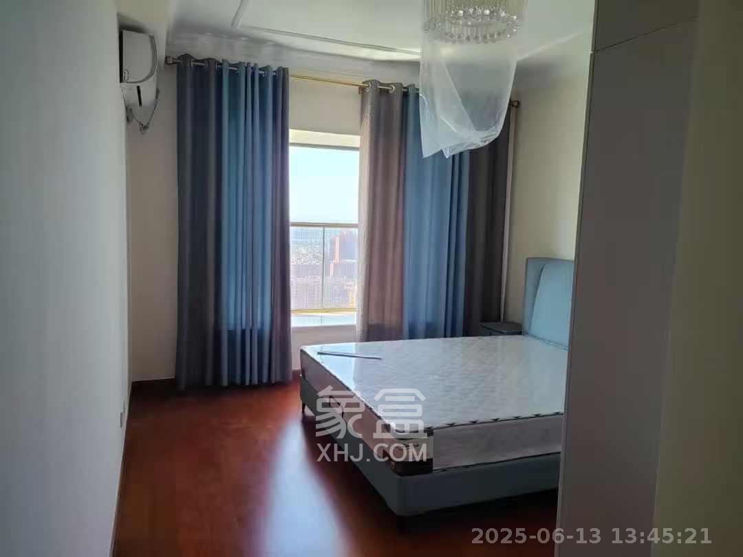 恒大翡翠华庭  3室2厅2卫   2200.00元/月室内图