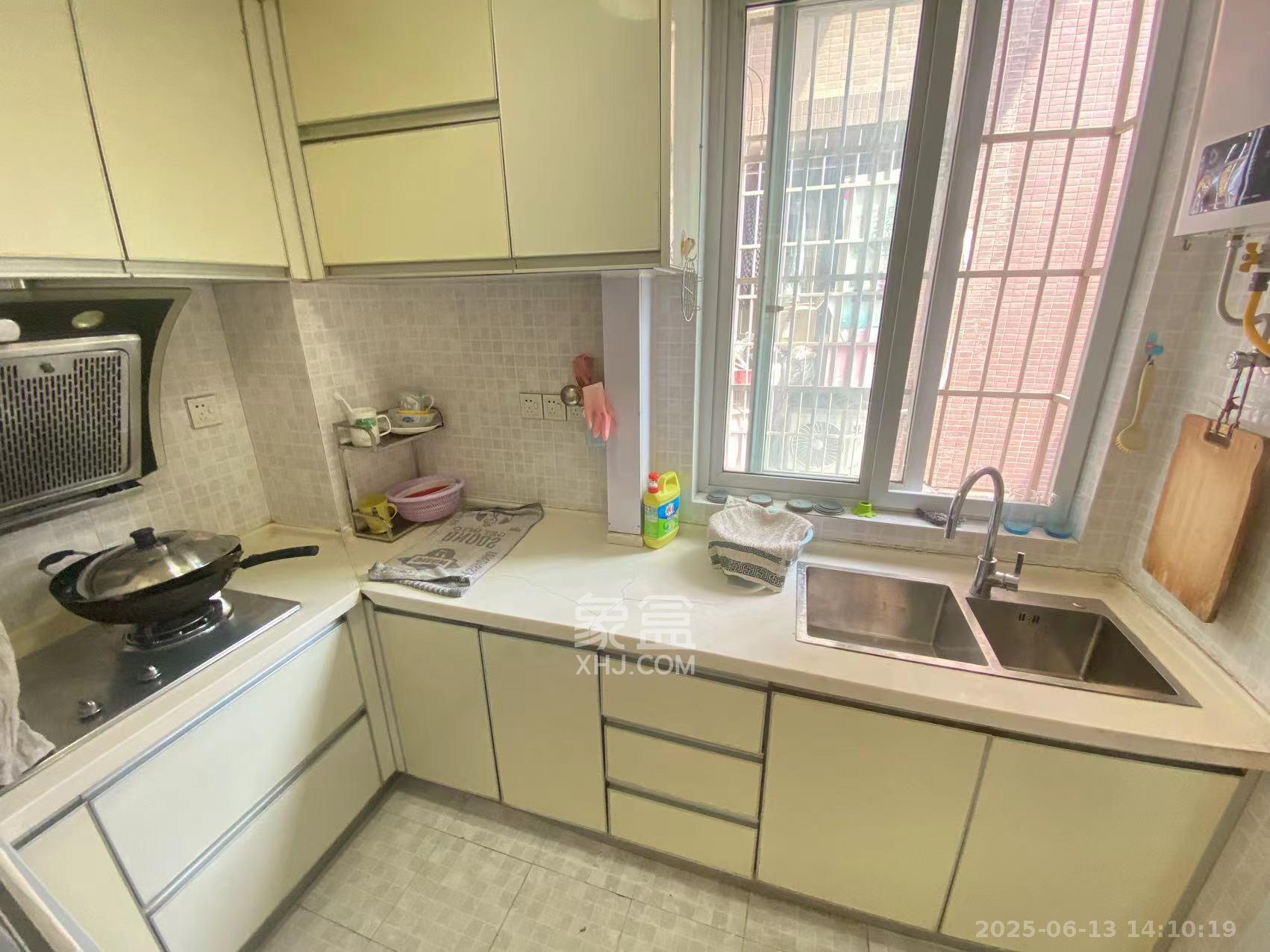 巧克力空间(建鸿达现代大厦) 2室2厅1卫 2000.0元/月 巧克力空间(建鸿达现代大厦) 2室2厅1卫 2000.0元/月室内图