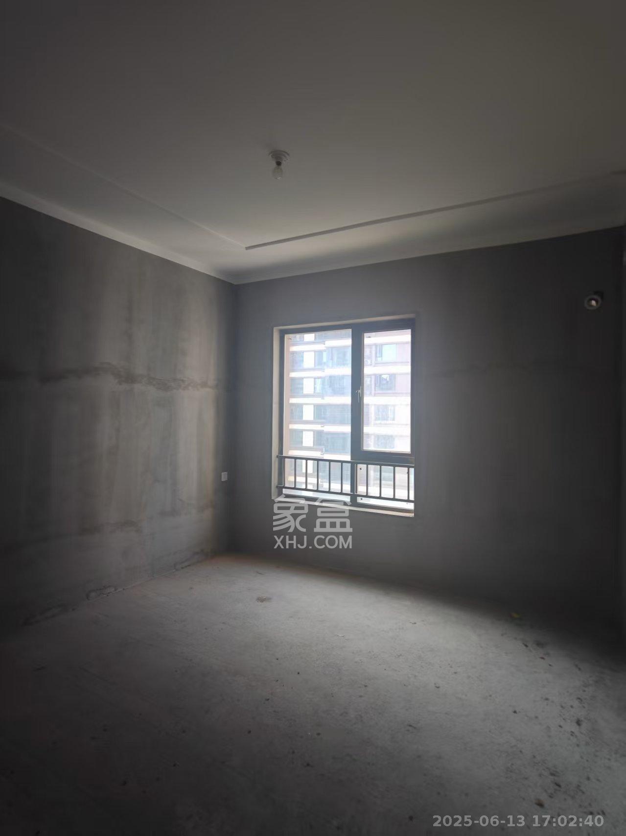 荣盛城  3室2厅2卫    900.0元/月户型图