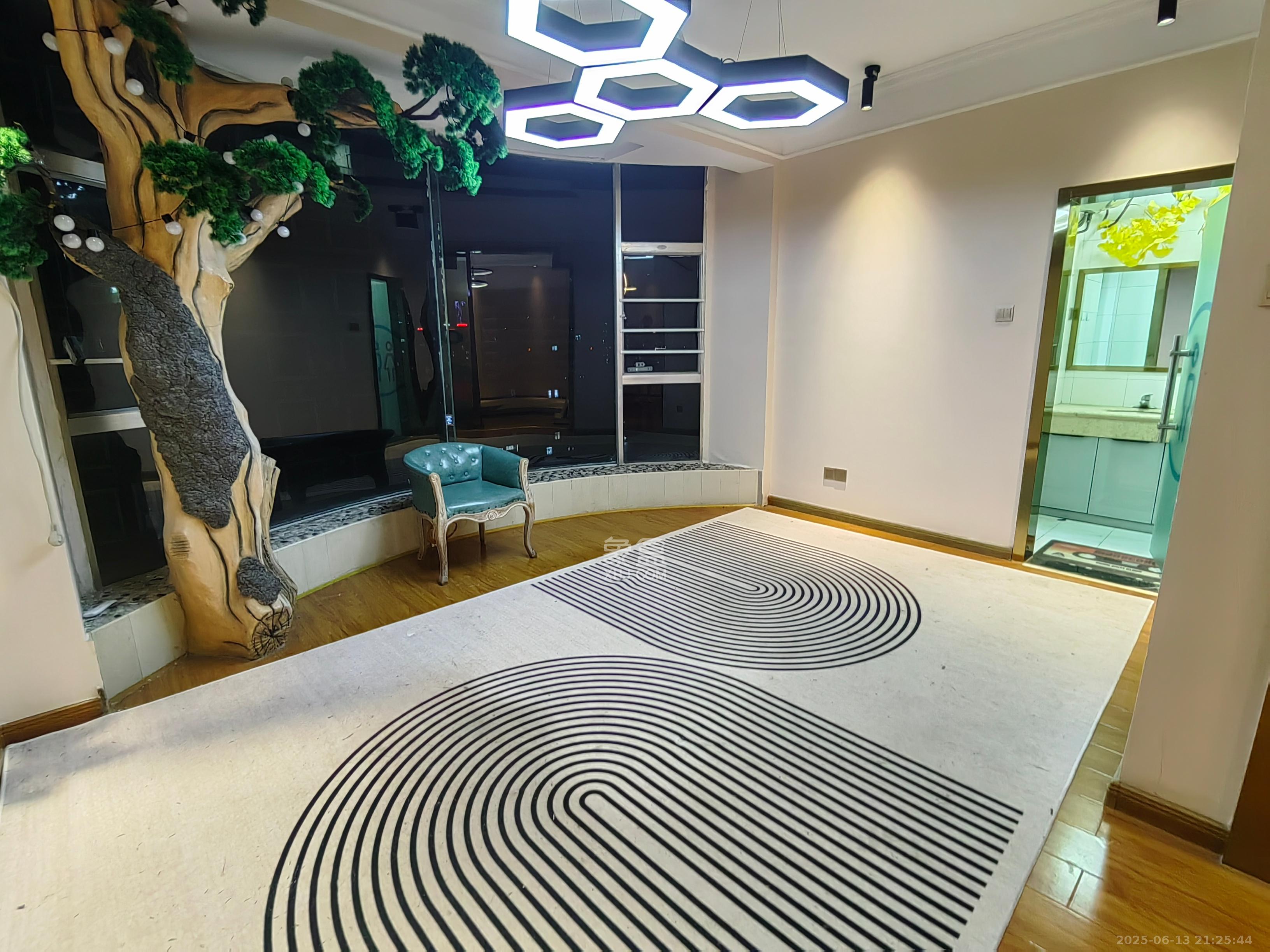 都市阳光大厦 2室1厅1卫 2300.0元/月 都市阳光大厦 2室1厅1卫 2300.0元/月室内图