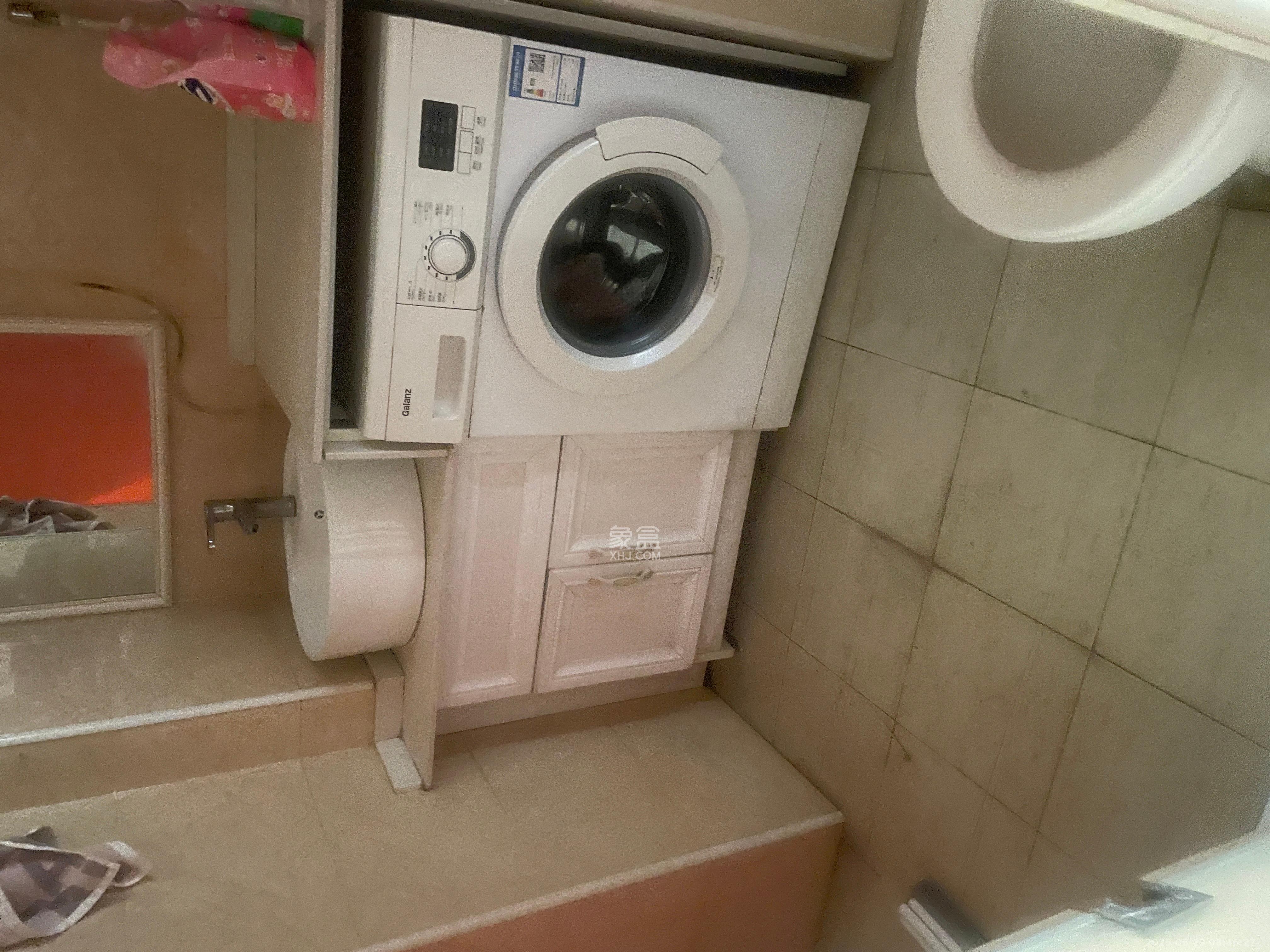 新世界广场  1室1厅1卫   1400.00元/月室内图