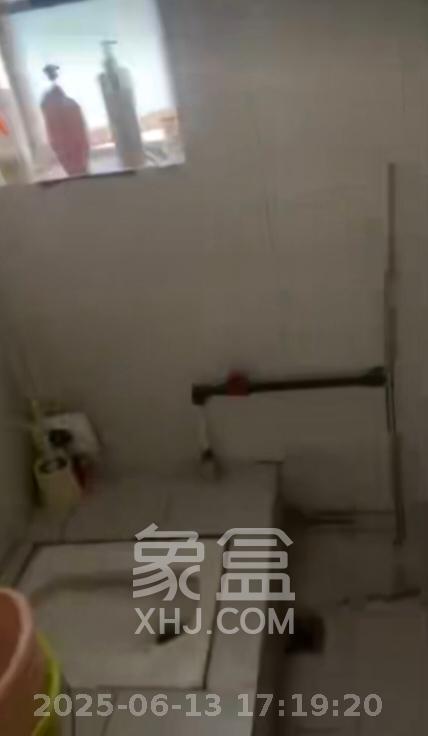 银洲公寓  3室2厅2卫   1900.00元/月室内图