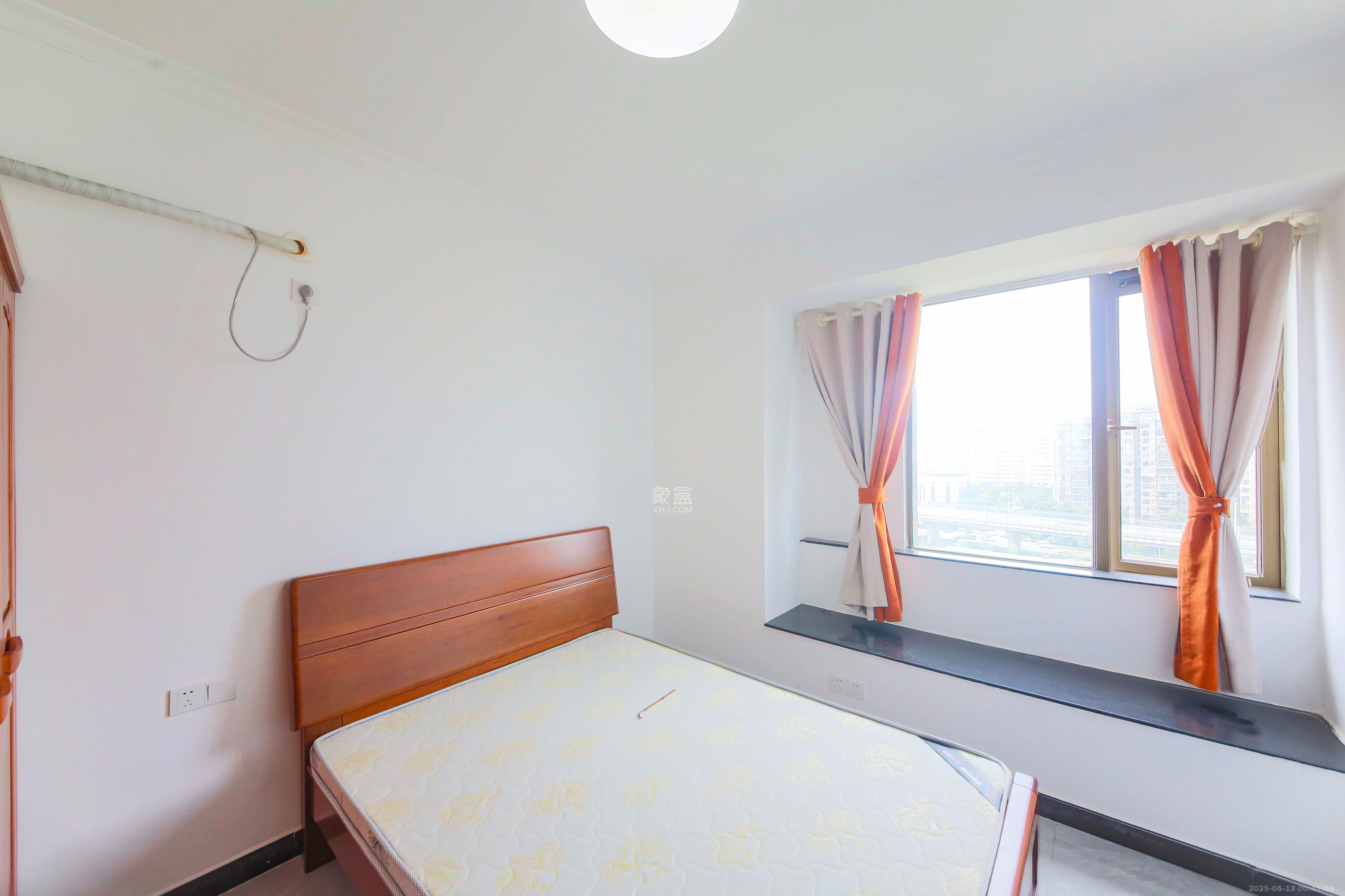 奥林匹克花园  3室2厅2卫    122.0万 奥林匹克花园  3室2厅2卫    122.0万卧室