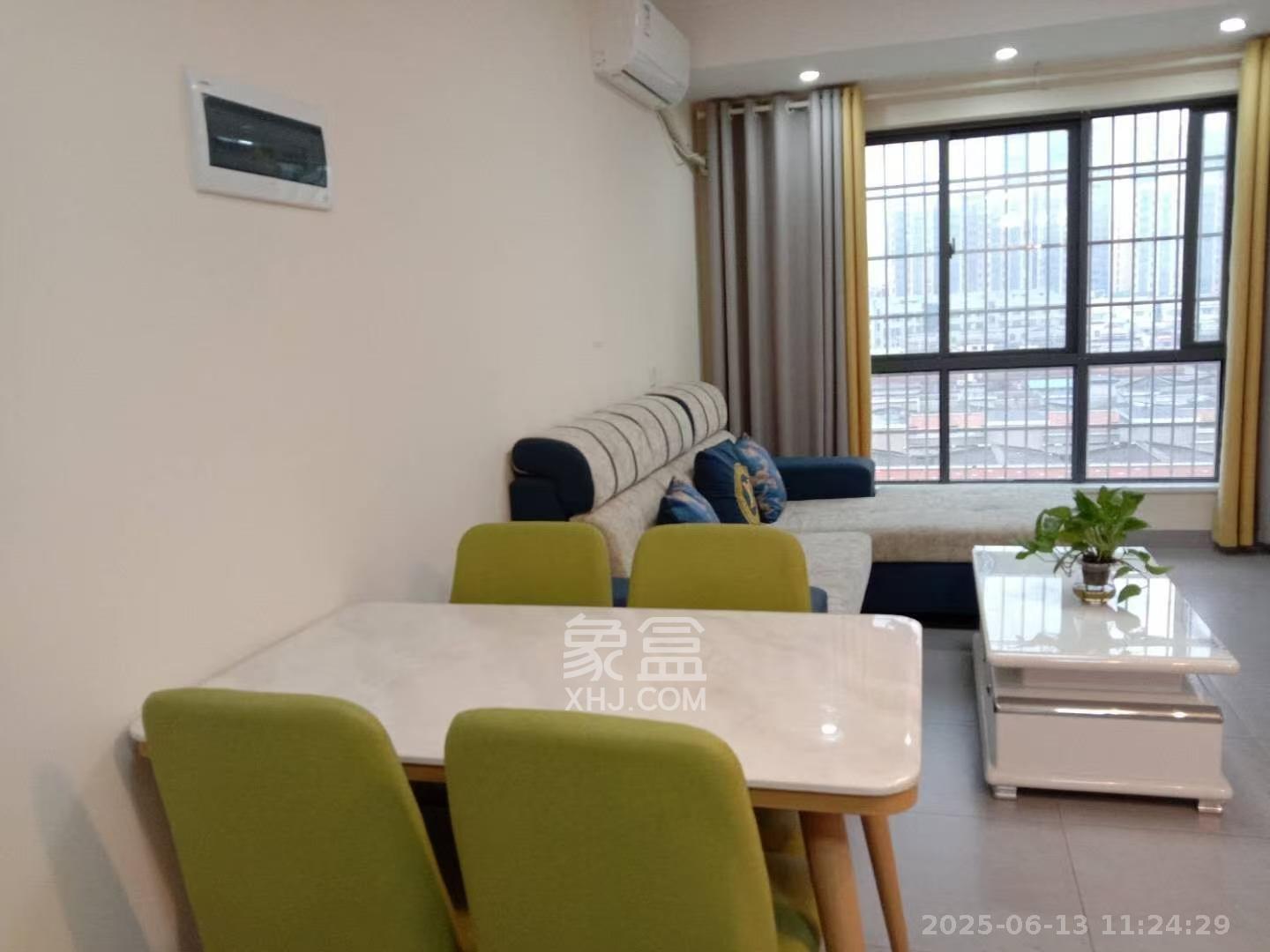 青春里小区 2室2厅1卫 1380.0元/月 青春里小区 2室2厅1卫 1380.0元/月室内图