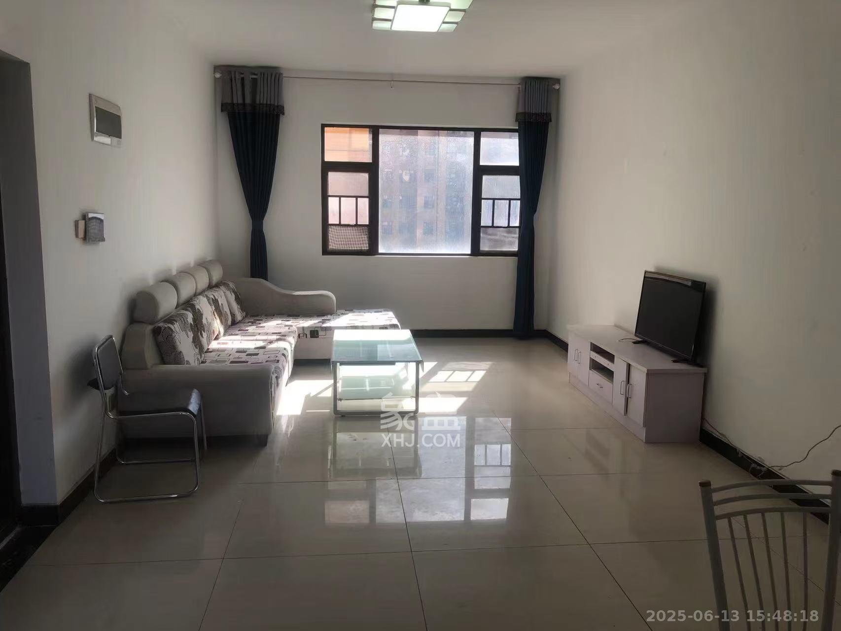 德润小区(丰升德润小区) 3室2厅2卫 2100.0元/月 德润小区(丰升德润小区) 3室2厅2卫 2100.0元/月室内图