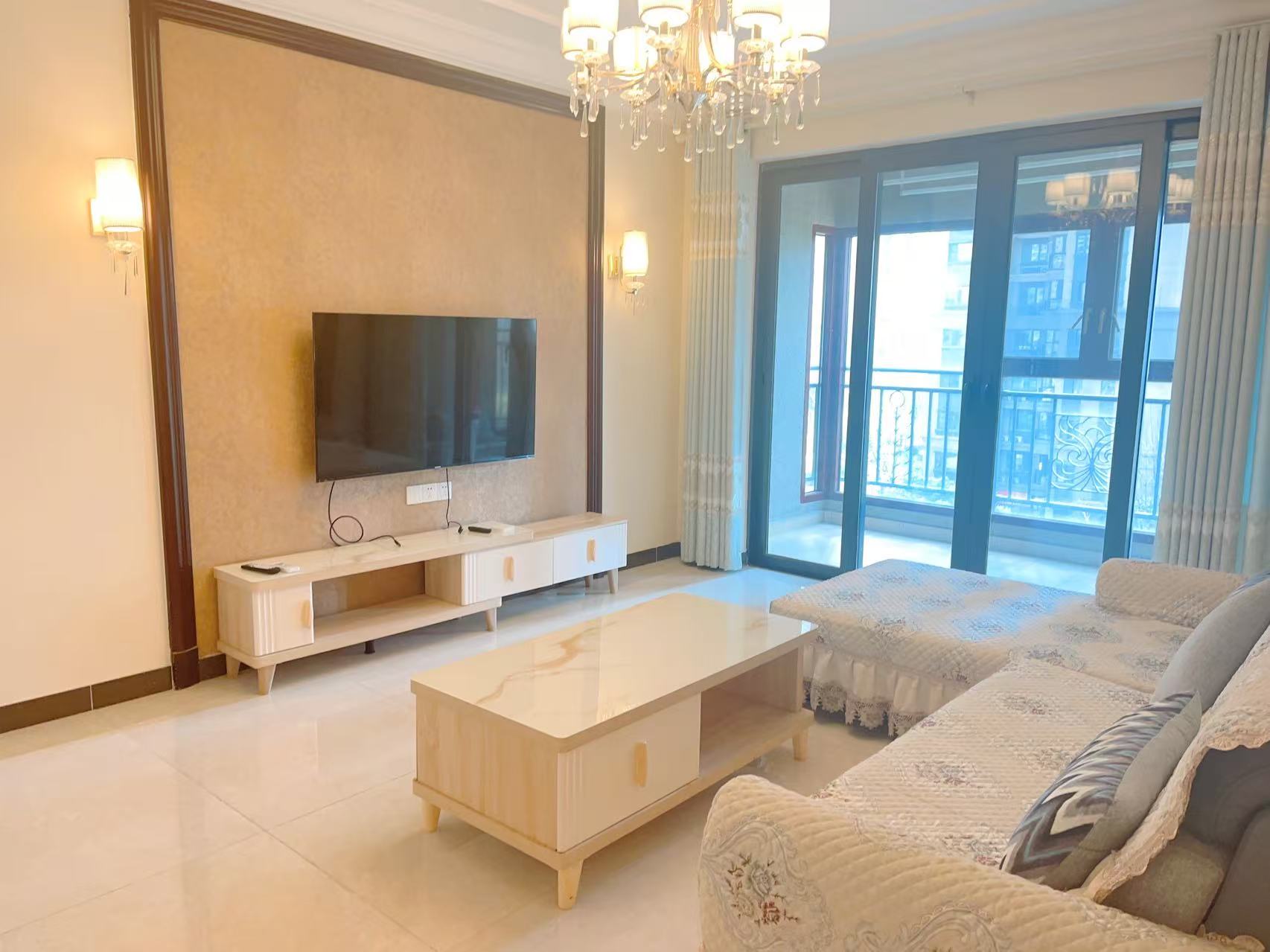 恒大翡翠华庭 3室2厅2卫 2300.0元/月 恒大翡翠华庭 3室2厅2卫 2300.0元/月户型图