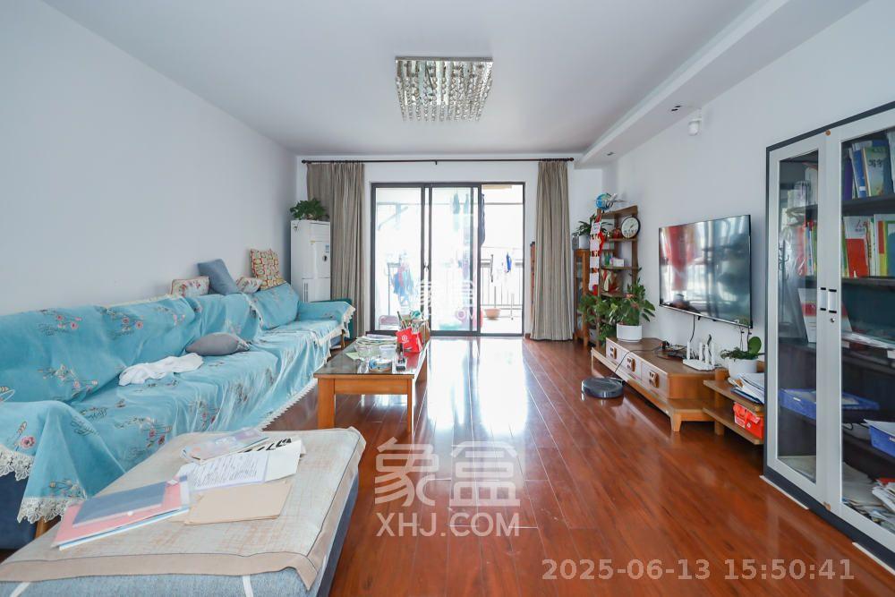 旭辉藏郡(藏郡、旭湘华府)  4室2厅2卫    3500.0元/月 旭辉藏郡(藏郡、旭湘华府)  4室2厅2卫    3500.0元/月