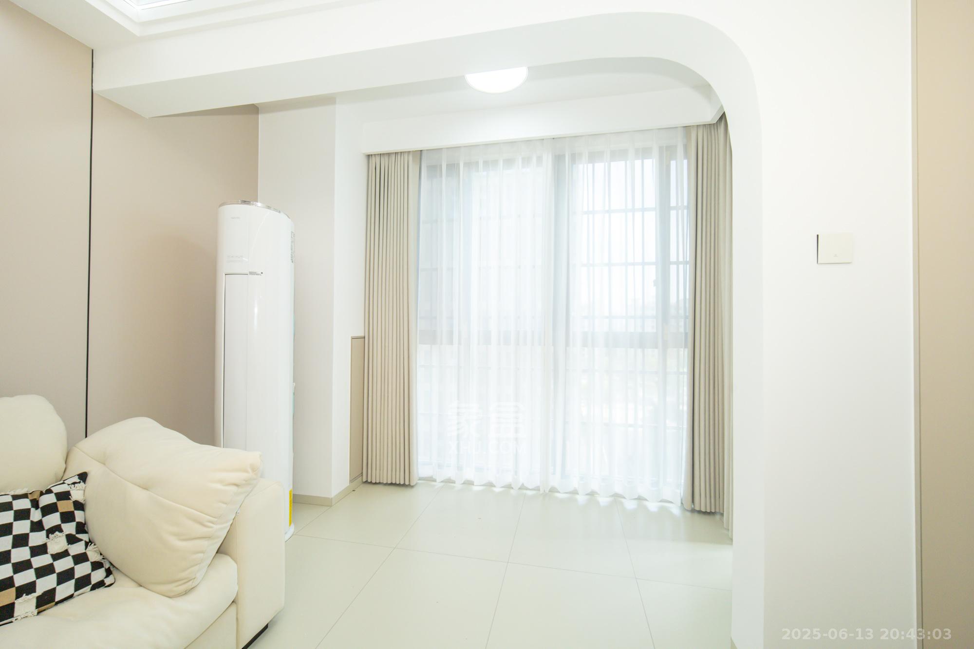 华润置地广场二期 3室2厅2卫 83.8万 华润置地广场二期 3室2厅2卫 83.8万阳台