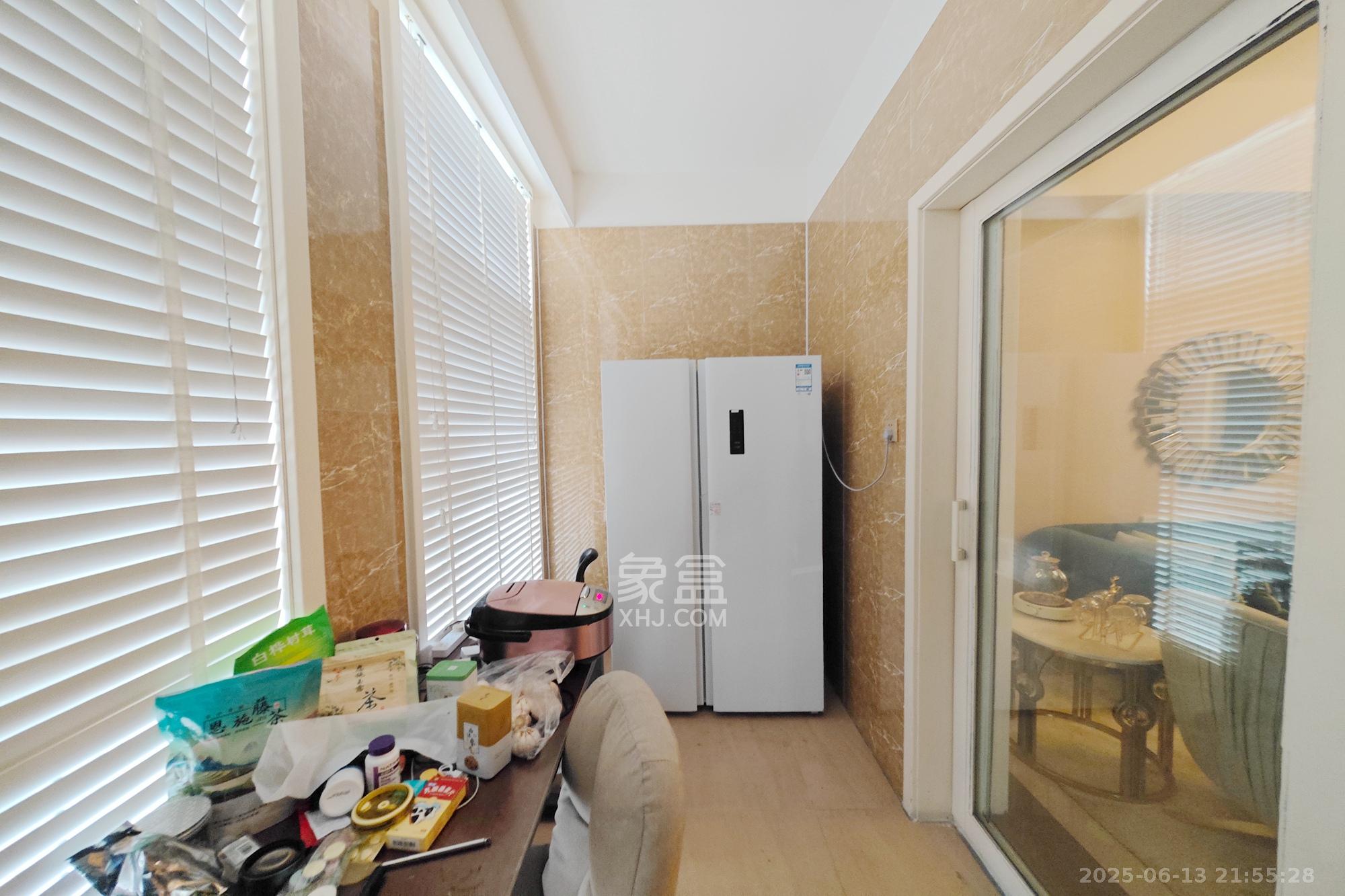 东塘瑞府  3室2厅1卫   69.80万阳台