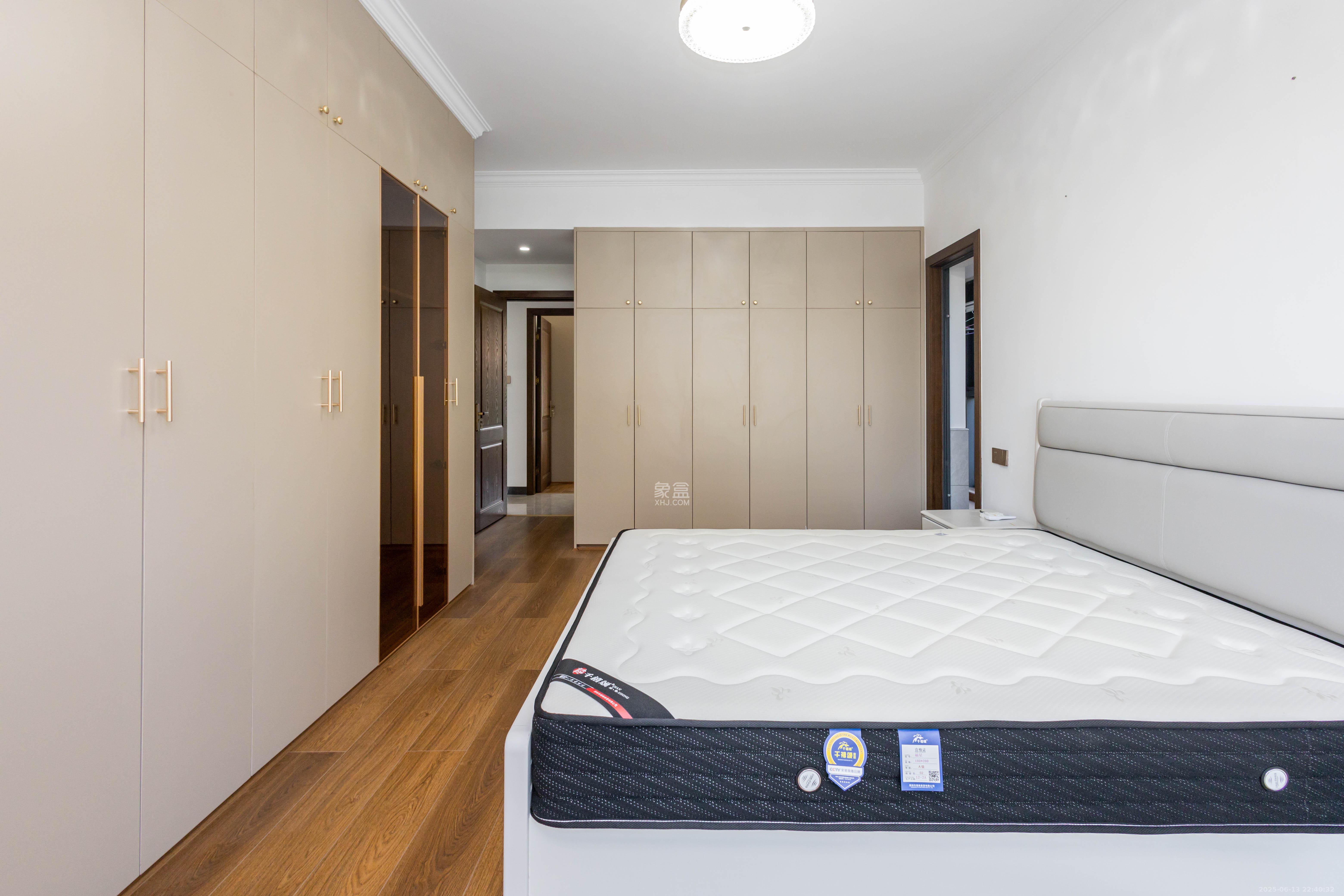 福天星中心(福天星雅苑)  4室2厅2卫    172.0万 福天星中心(福天星雅苑)  4室2厅2卫    172.0万卧室