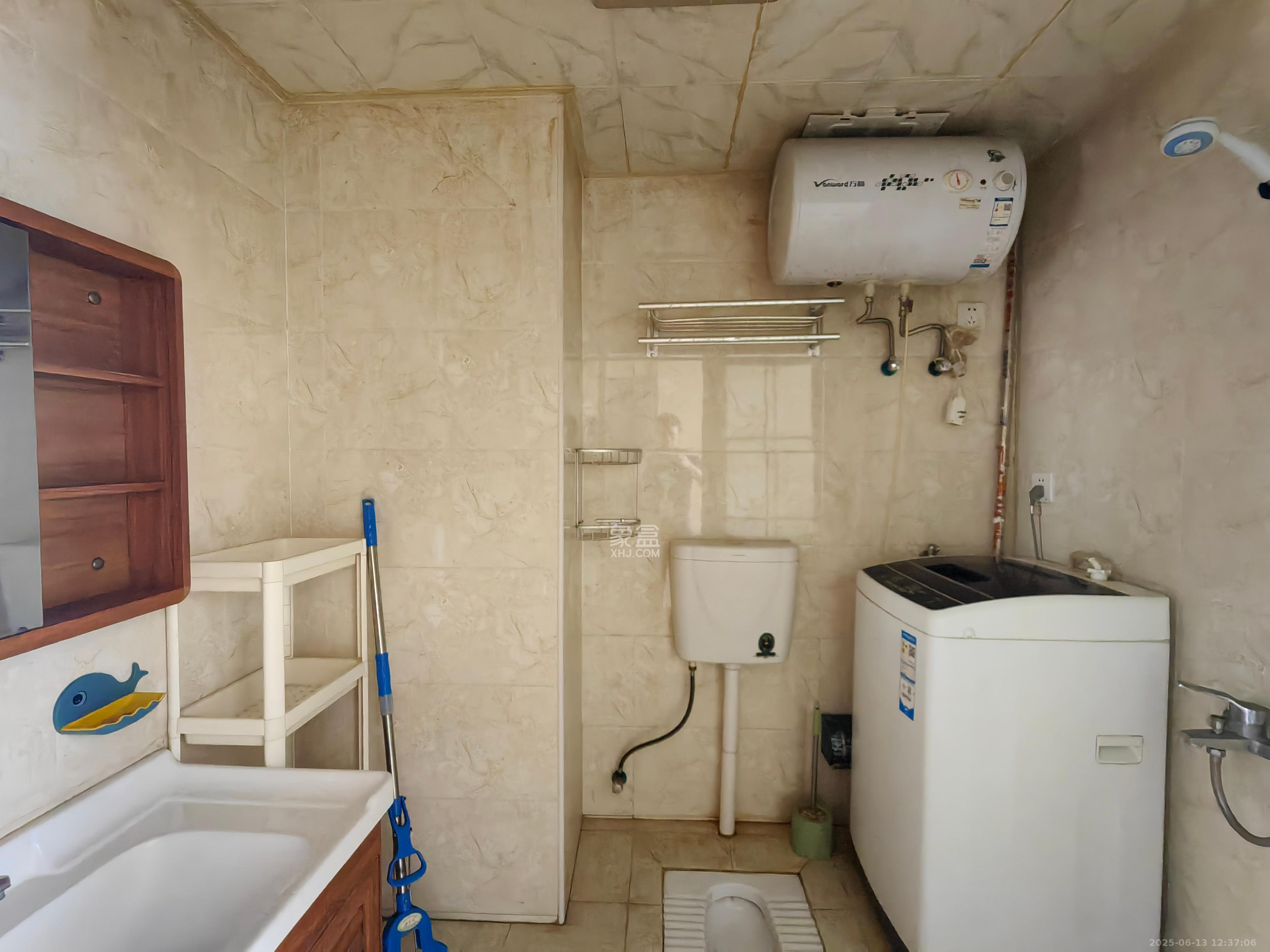 新世界广场 1室0厅0卫 1300.0元/月 新世界广场 1室0厅0卫 1300.0元/月室内图